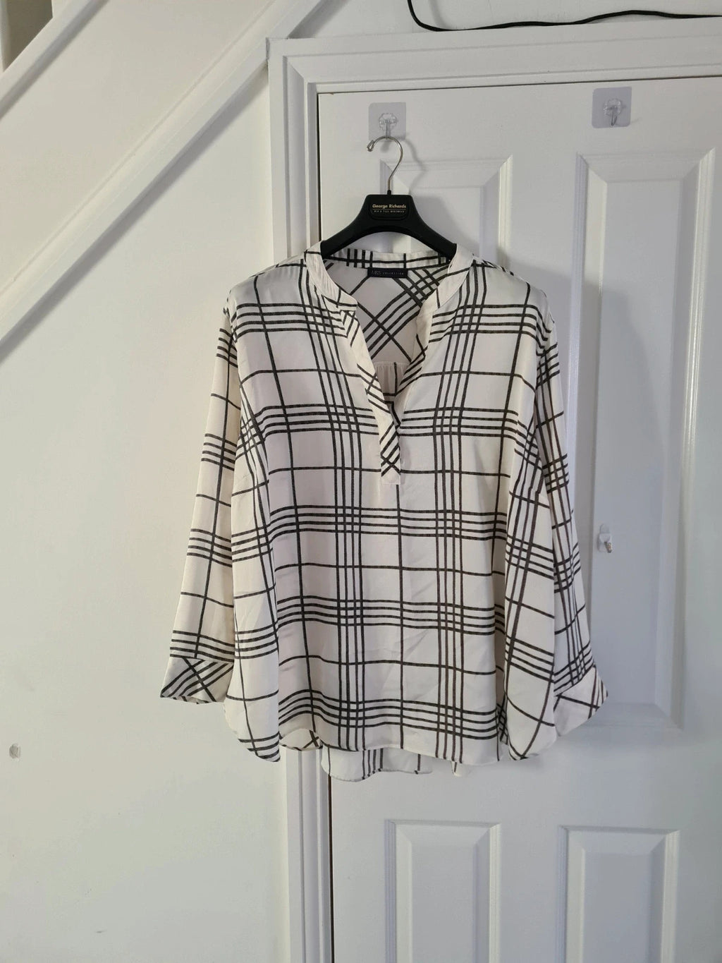 M&S women checked pattern ivory/cream long shirts long sleeve V-neck plus size 7XL/26