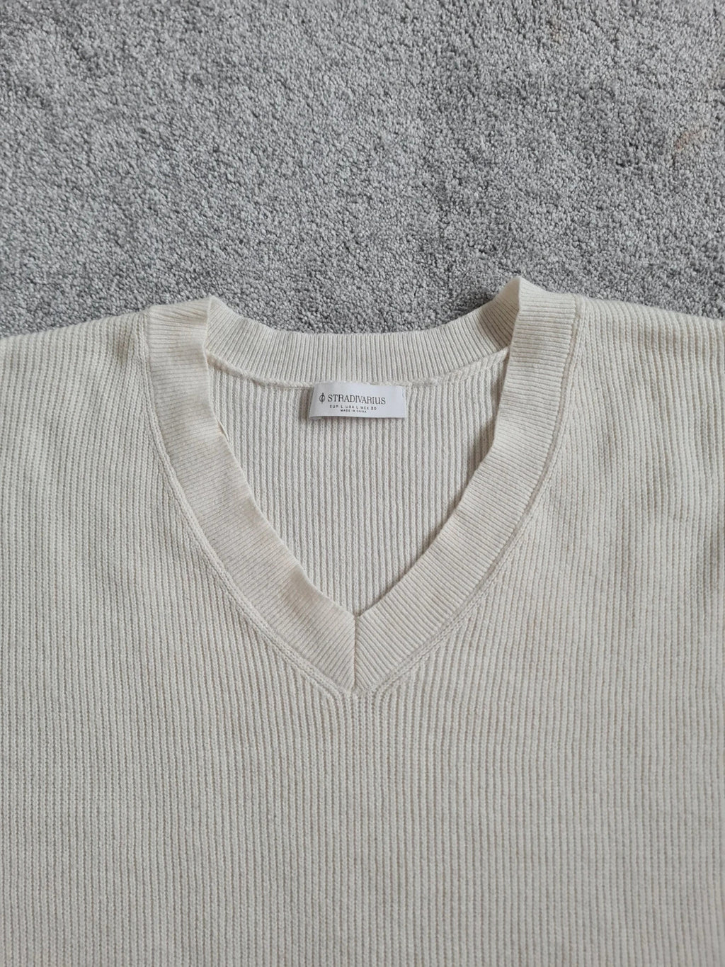Stradivarius women cream felted V-neck sweater ribb knitt wool touch loose fit casual L/12