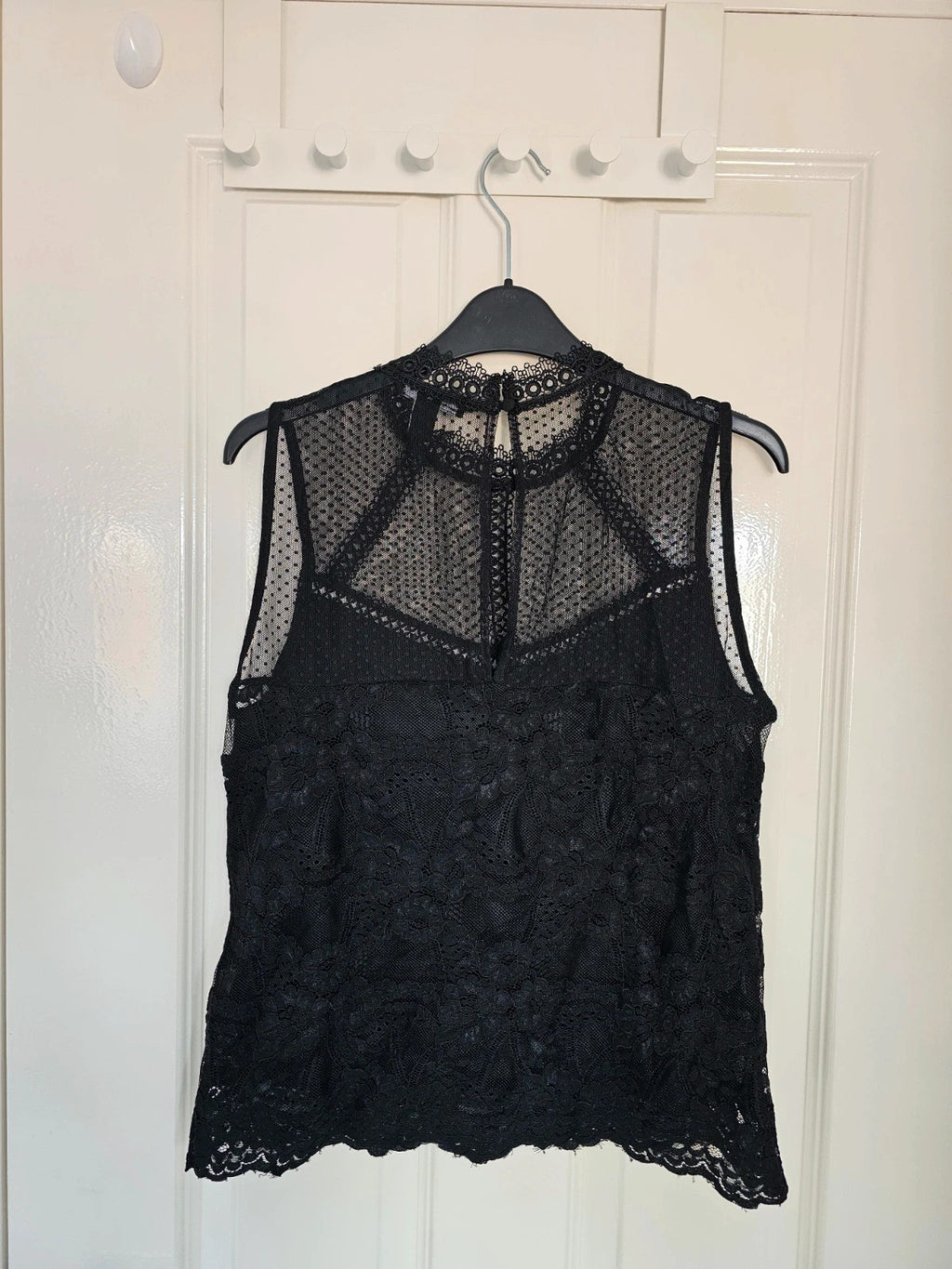 New Look high neck black lace top women sleeveless vest top blouse button back elegant lining L/12