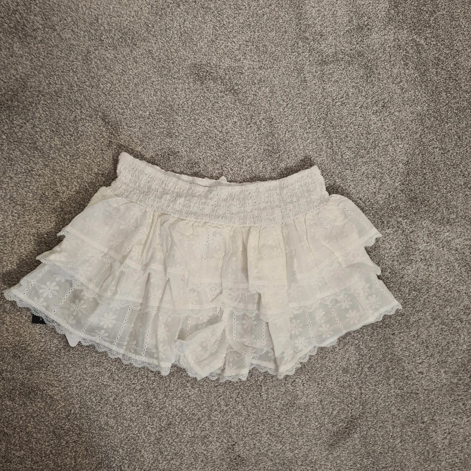 Ego mid rise ruffle detail shorts women cotton touch lace elastic waist party outfit white S/8