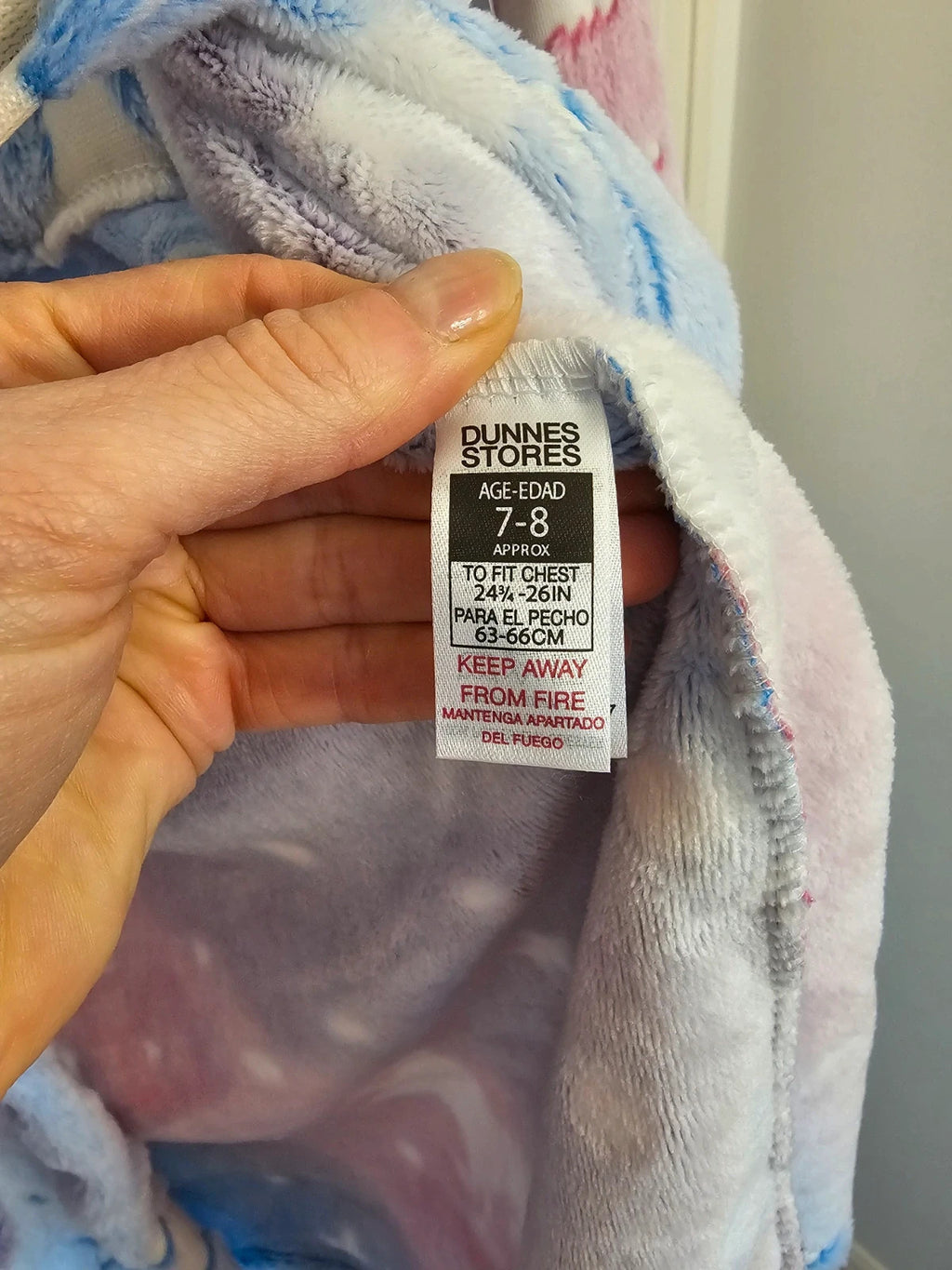 Dunnes Stores girls 7/8y unicorn print bathrobe soft fleece glow in the dark nightwear pink/blue