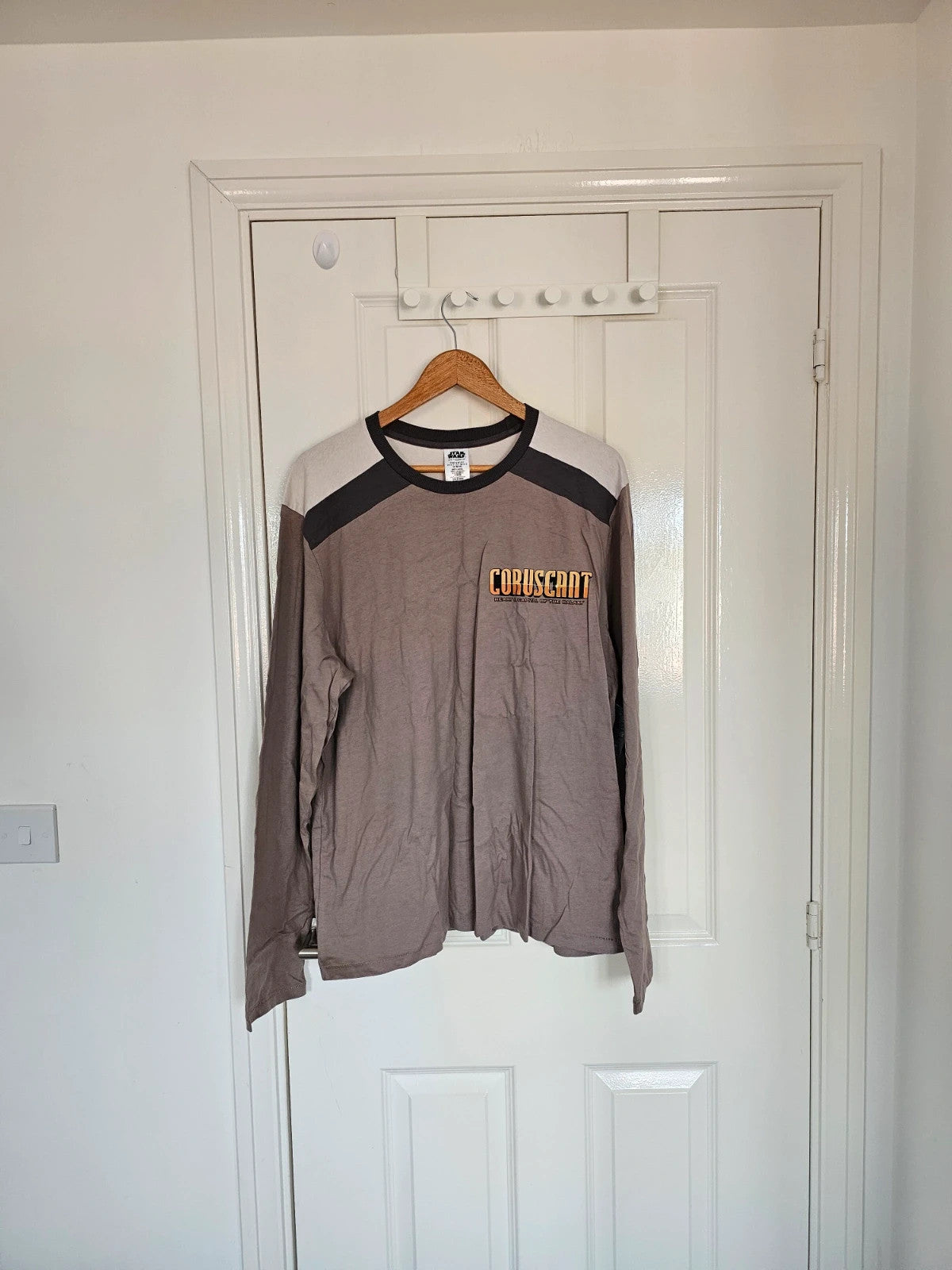 Disney Star Wars men long sleeve sweatshirt top Coruscant Yoda Yedi Ahsoka grey L