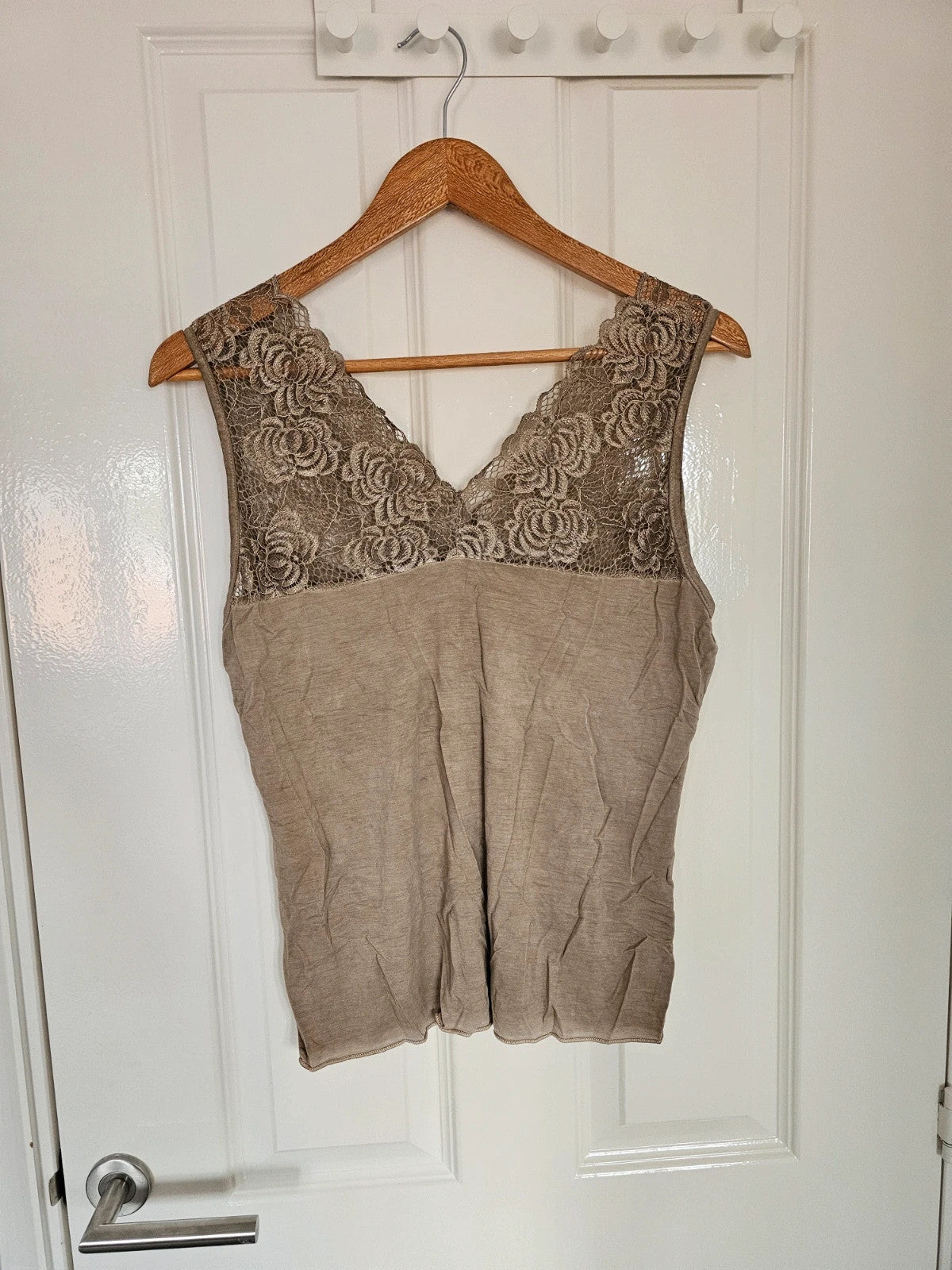 Jaki London thea layering vest top women sleeveless viscose lace V-neck camel/brown S/M