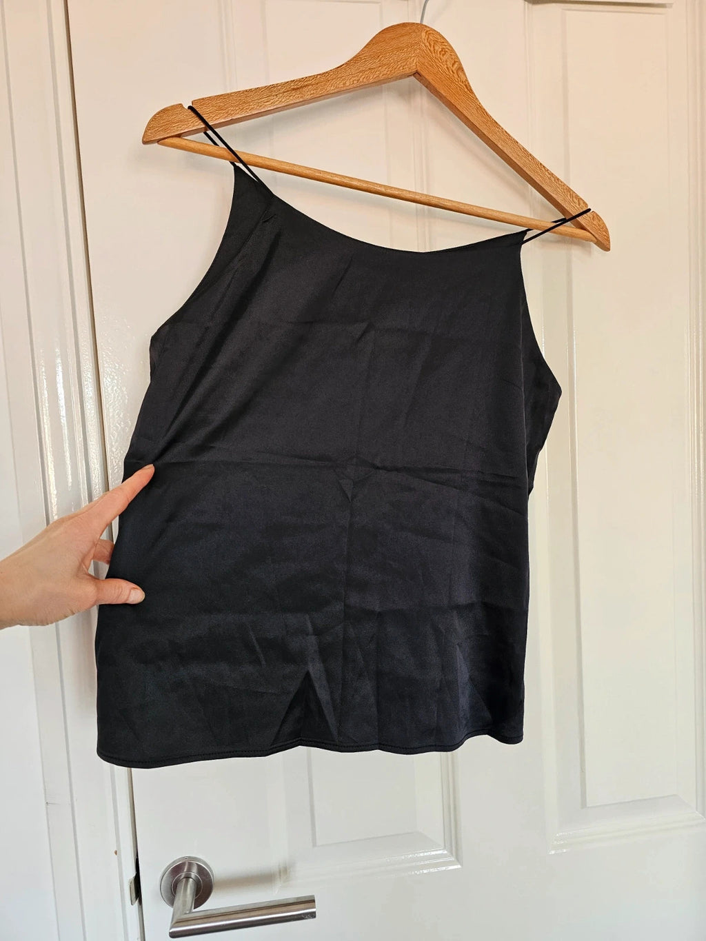 Generic women black classic cami top sleeveless satin round neck basic M/10