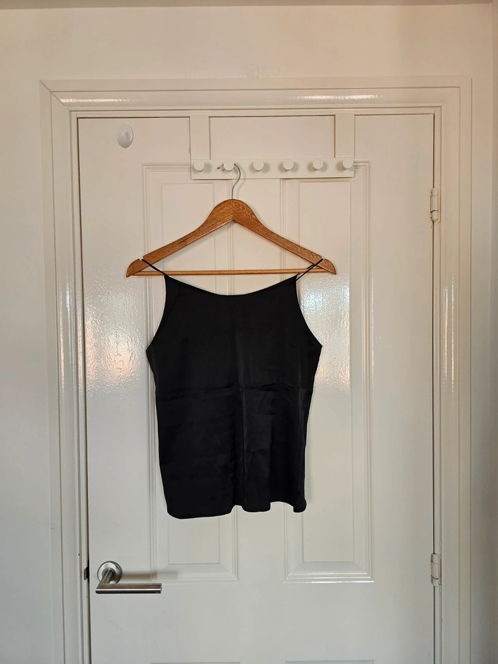 Generic women black classic cami top sleeveless satin round neck basic M/10