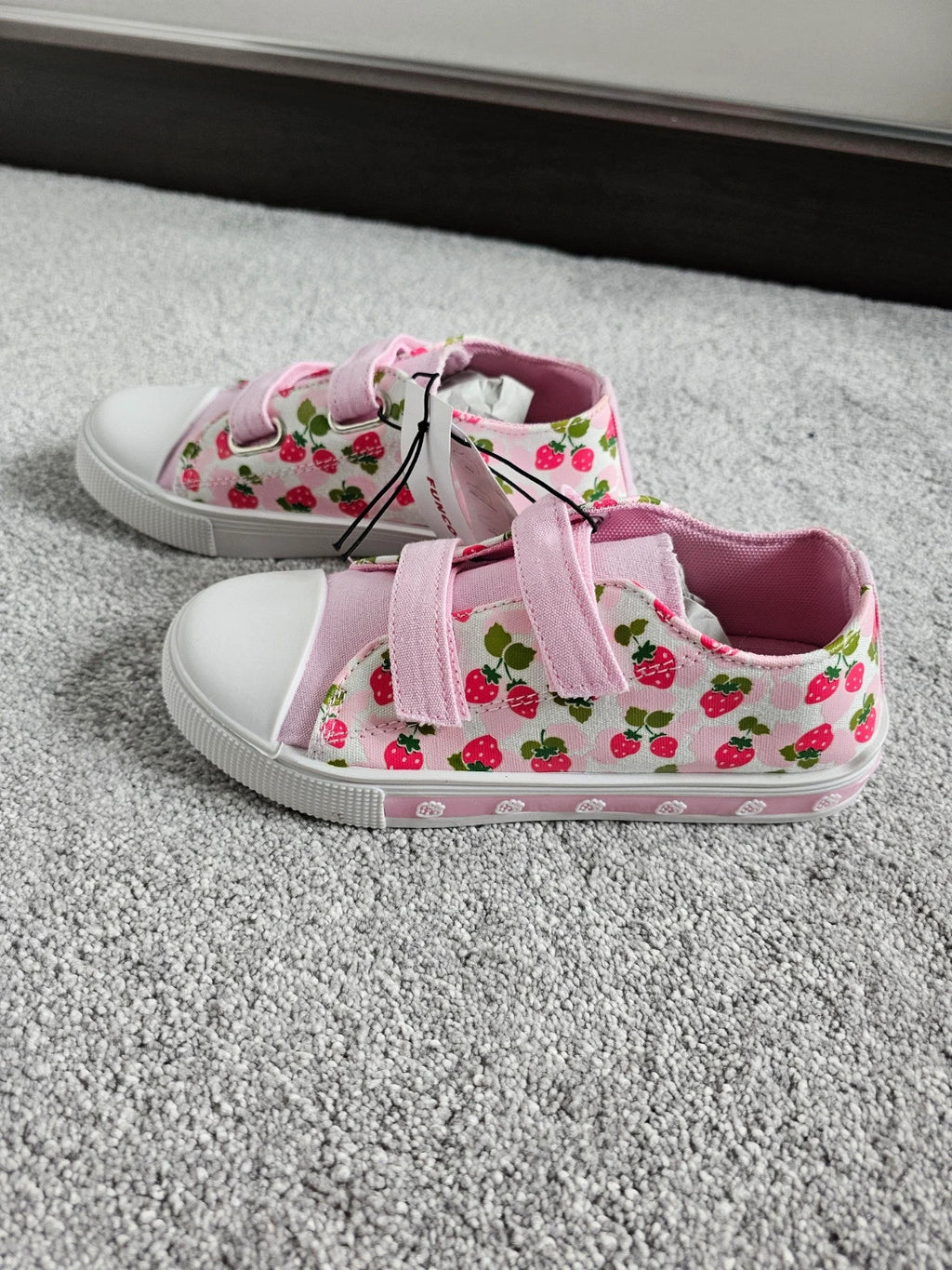 Generic girls light up hook & loop trainers pink strawberry design shoes walking running UK13/EU32