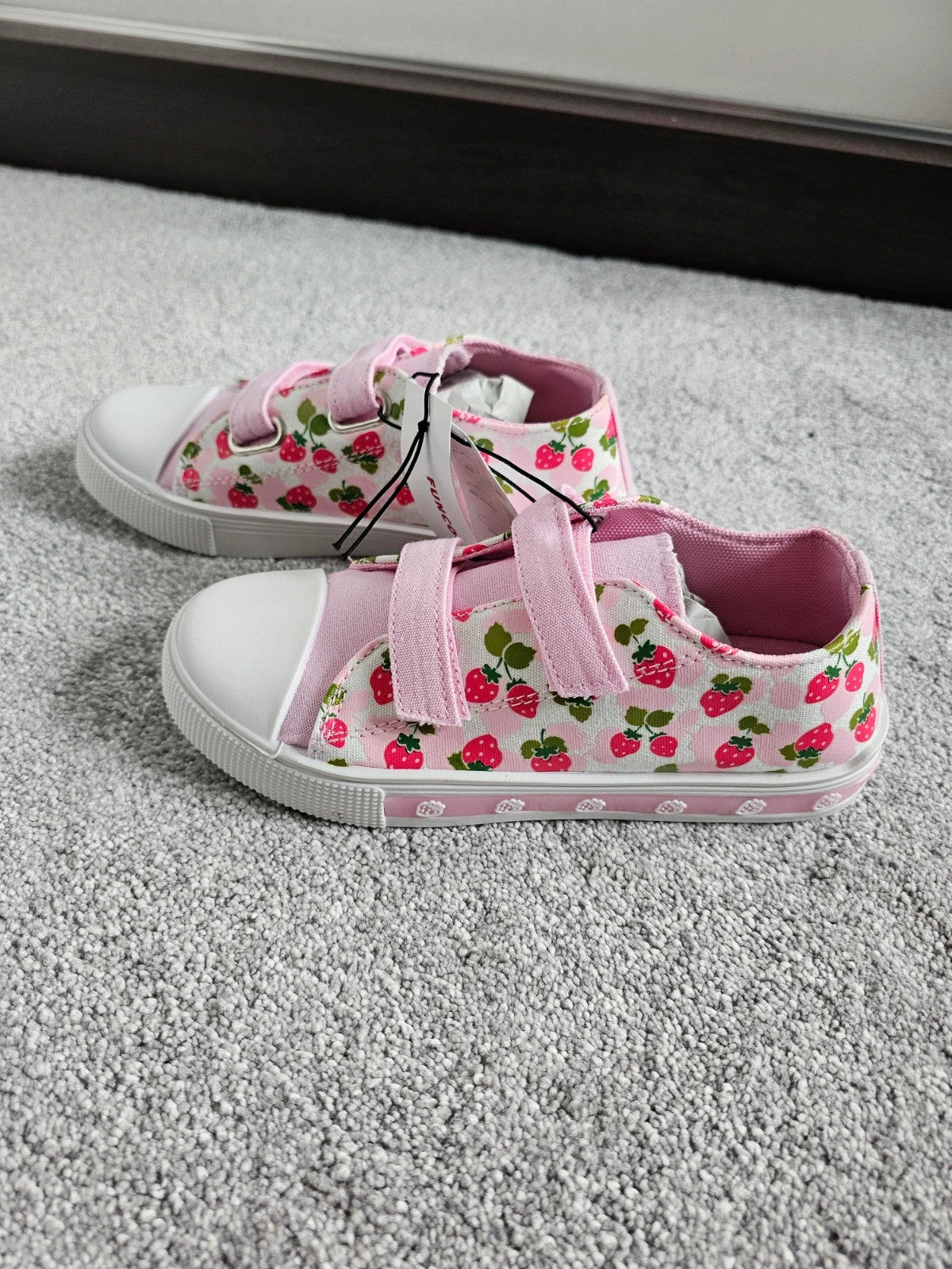 Generic girls light up hook & loop trainers pink strawberry design shoes walking running UK13/EU32