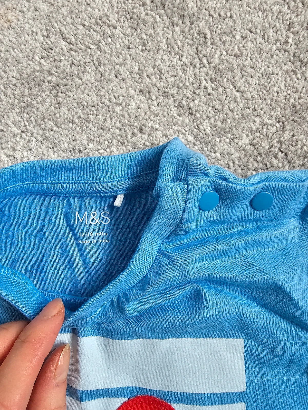 M&S kids boys 12/18m short sleeve cotton boat design T-shirt blue/white buttons on sleeve casual