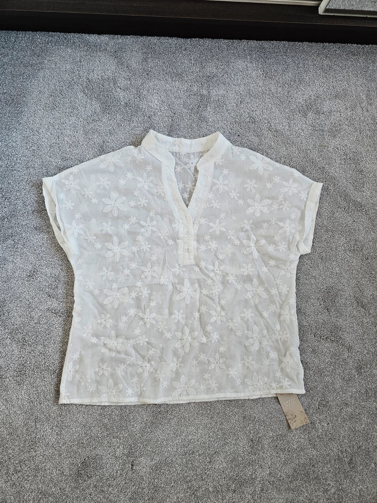 Emery Rose women white short sleeve lace shirt V-neck floral design smart casual blouse L/12