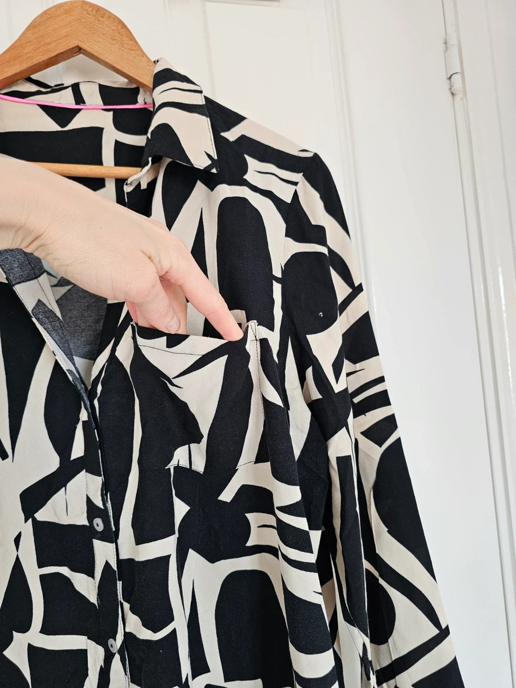 River Island viscose abstract print shirt long sleeve blouse buttons black beige 2XL/16
