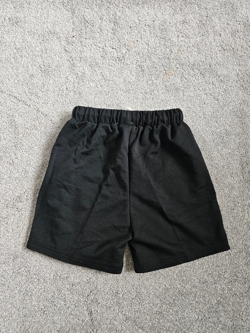 Shein boys bundle of 5 pcs short sleeve T-shirt & shorts grey/black/white 5y