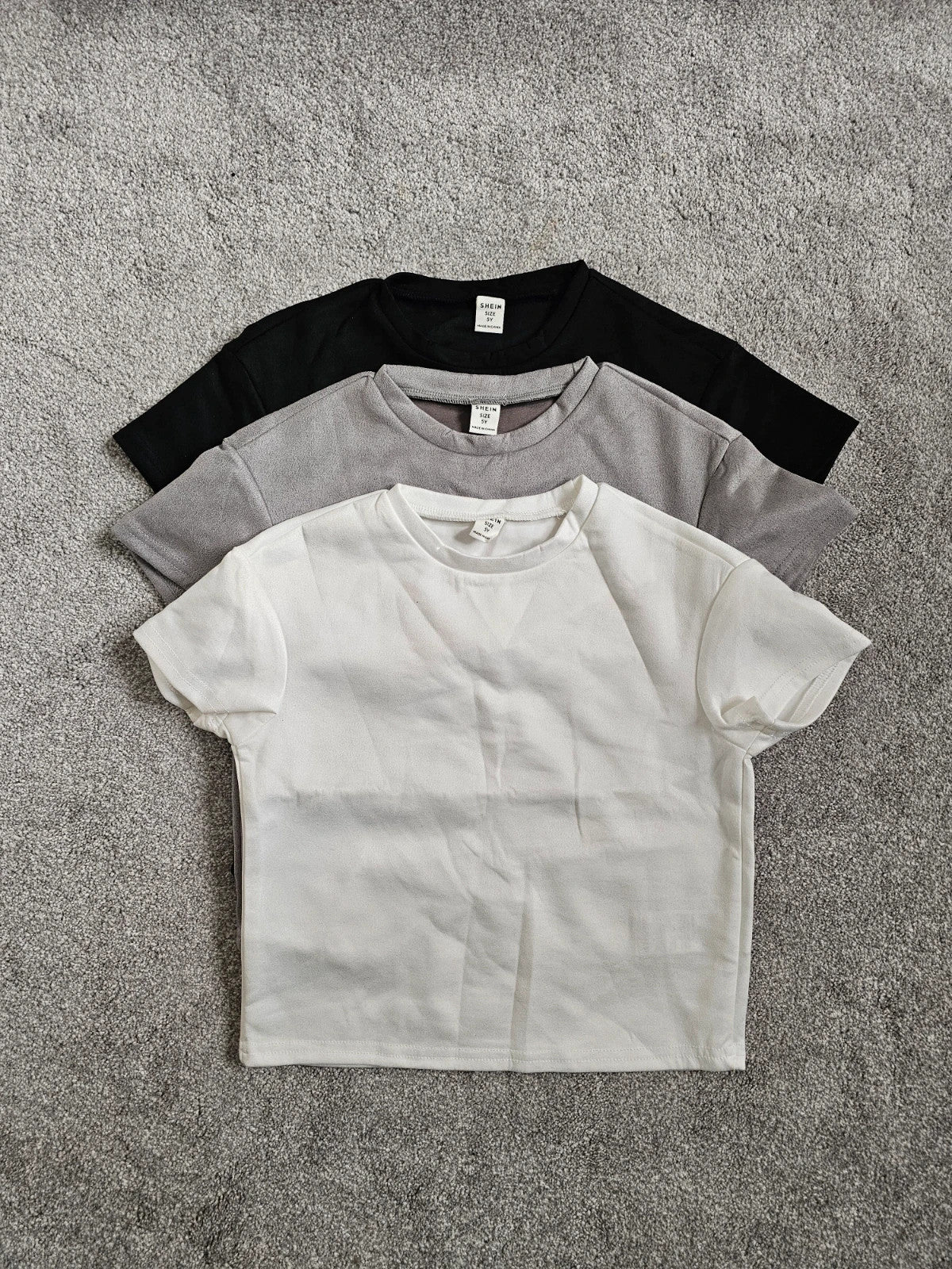 Shein boys bundle of 5 pcs short sleeve T-shirt & shorts grey/black/white 5y