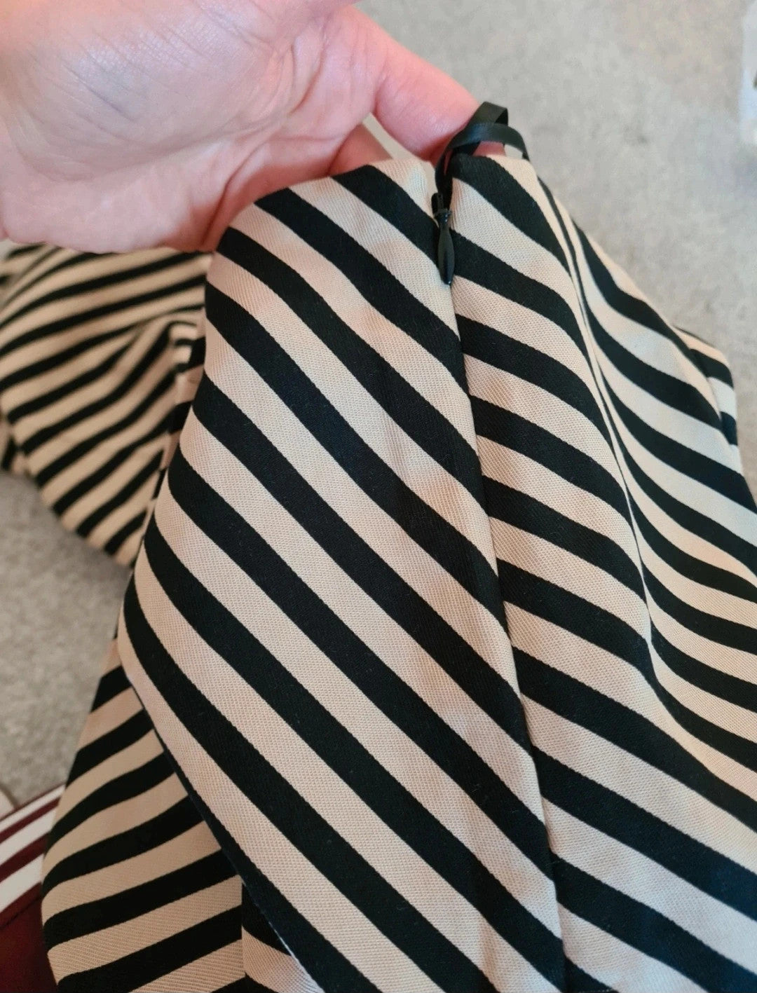Hush women reema split on the back maxi skirt diagonal stripe office casual black/cream L/12