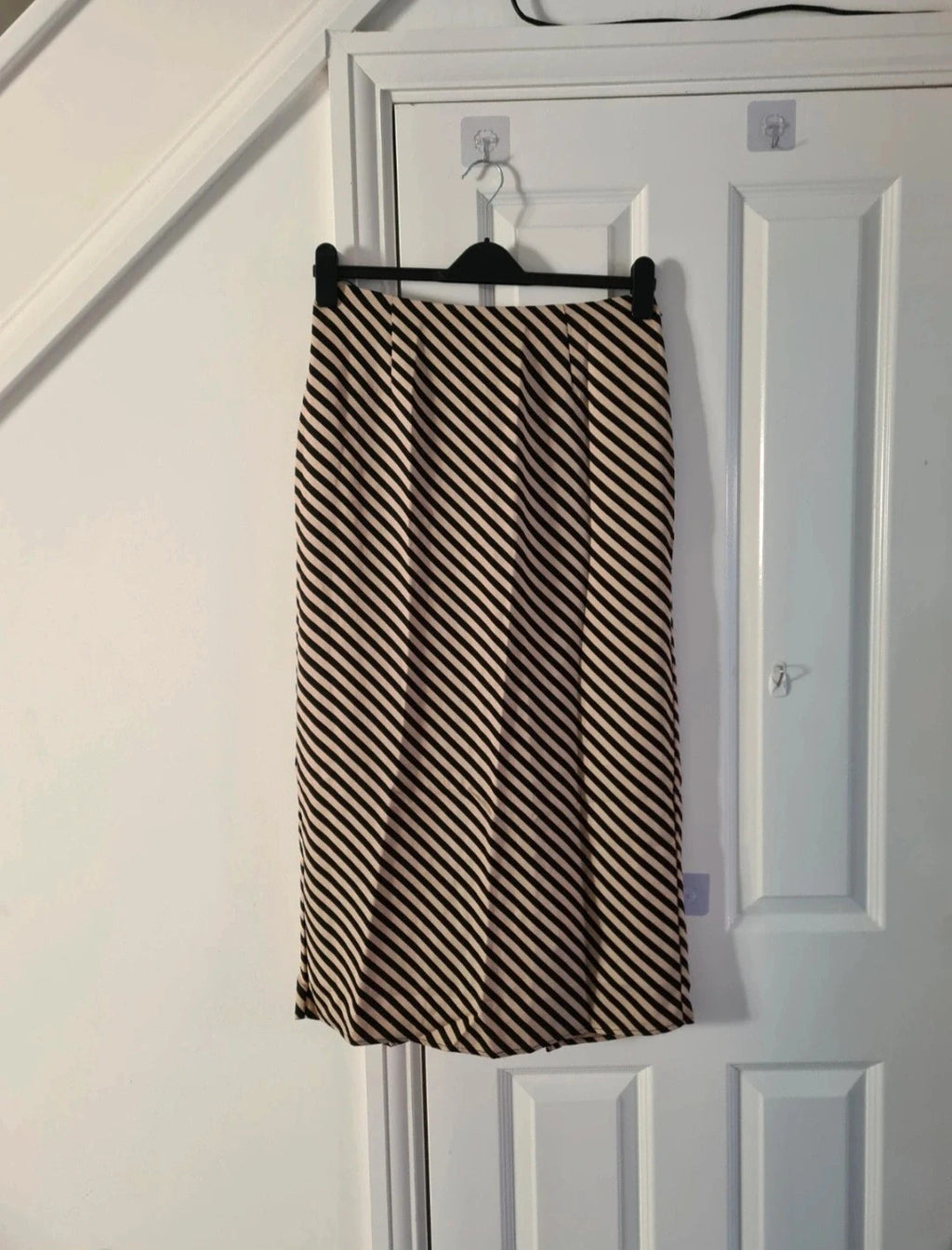 Hush women reema split on the back maxi skirt diagonal stripe office casual black/cream L/12