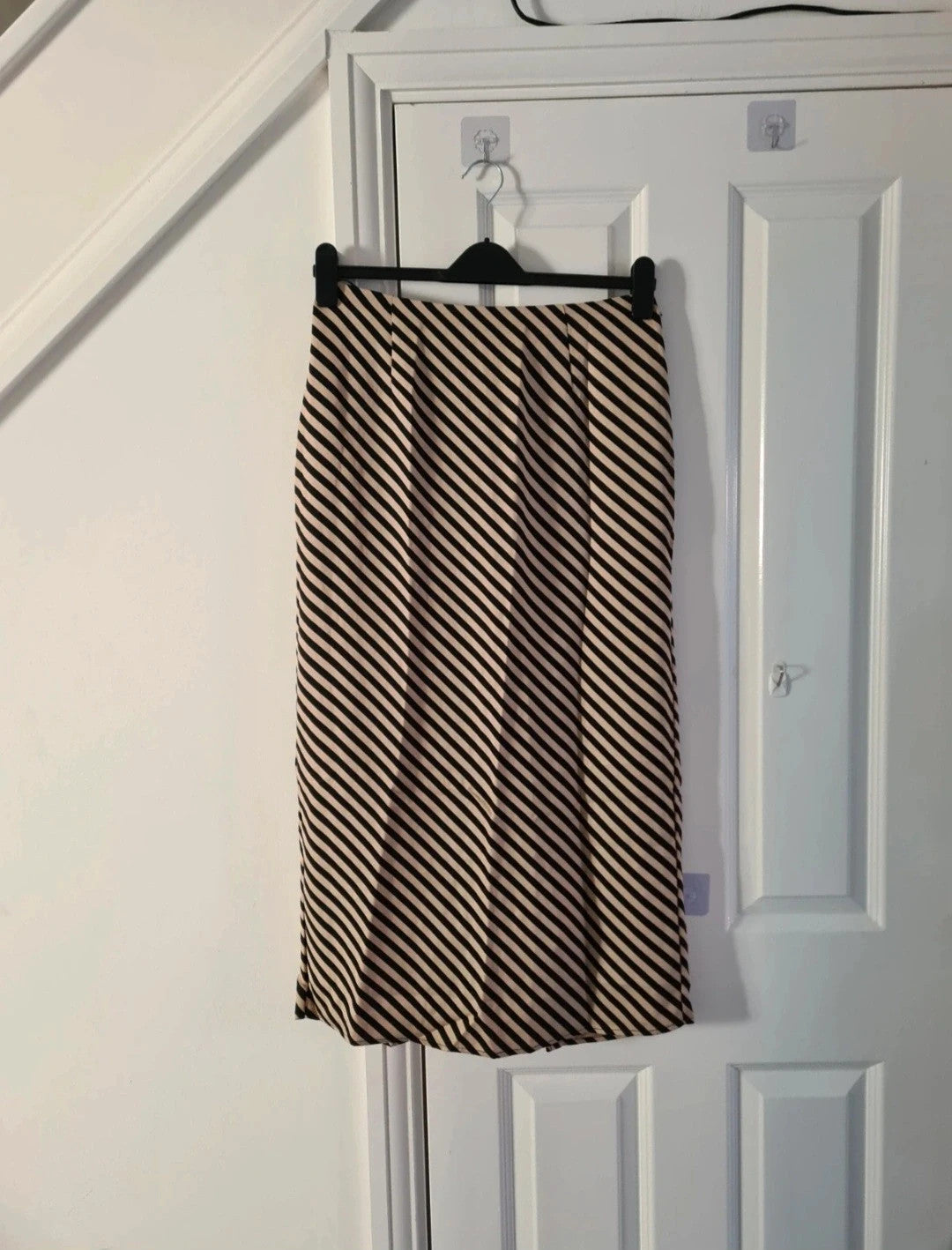 Hush women reema split on the back maxi skirt diagonal stripe office casual black/cream L/12