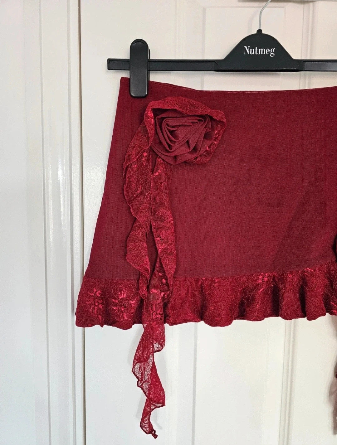 Outcast evelane mini skirt women floral lace frill hem bodycon fit fully lined mesh red M/10