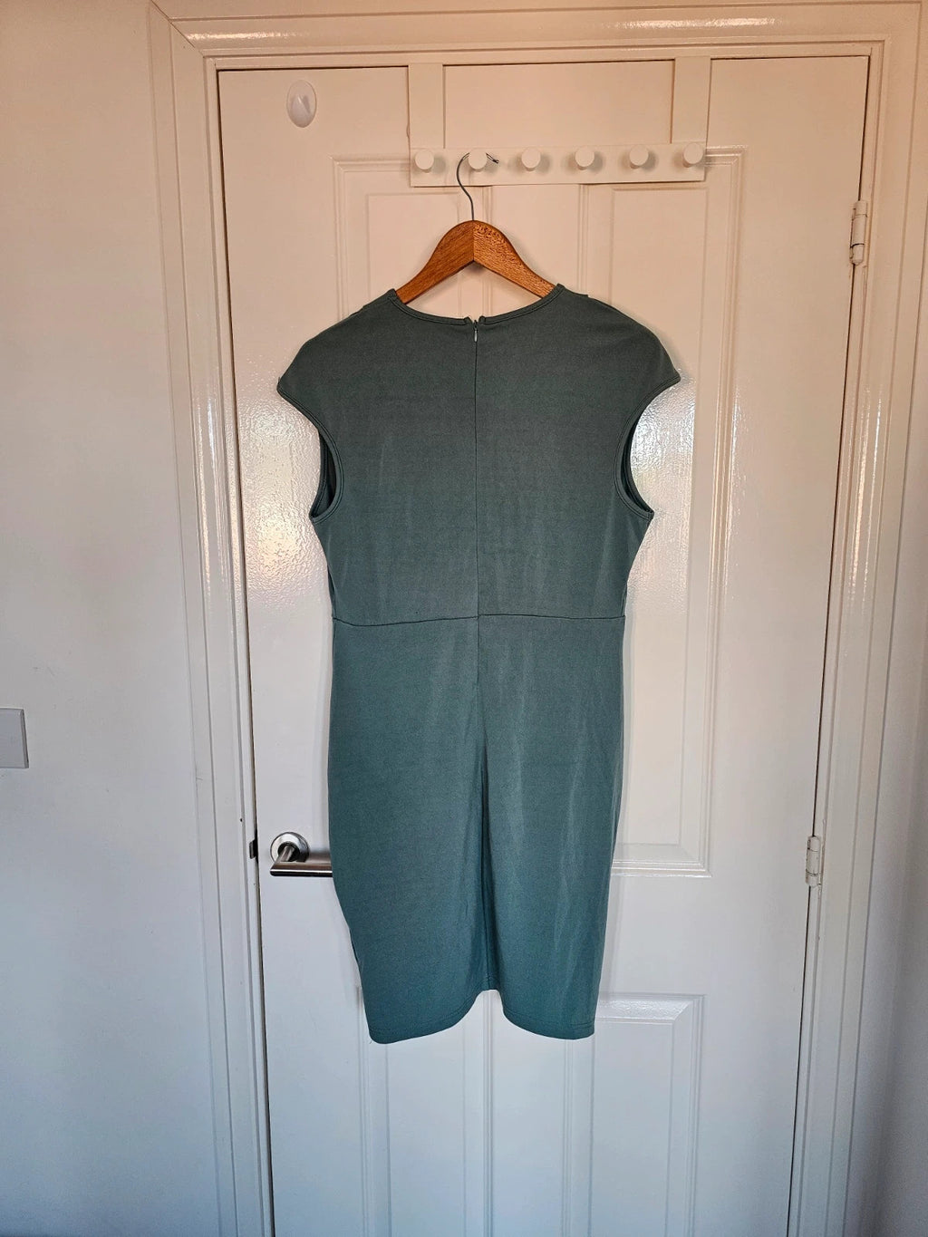 Generic knotted twist detail waist midi dress women V-neck sleeveless knee length  green XL/16