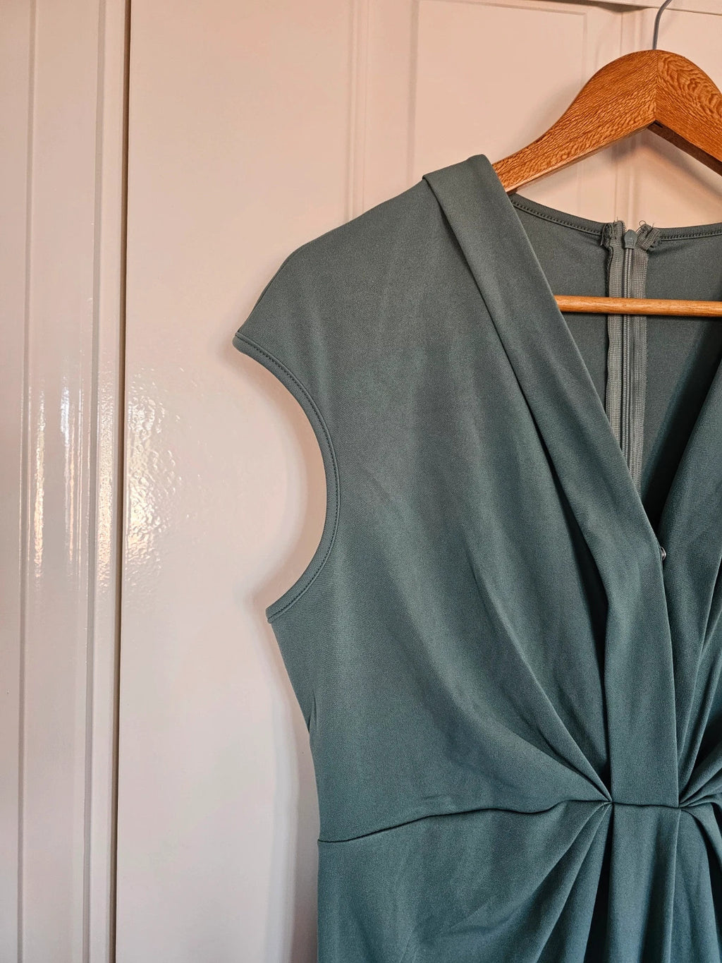Generic knotted twist detail waist midi dress women V-neck sleeveless knee length  green XL/16