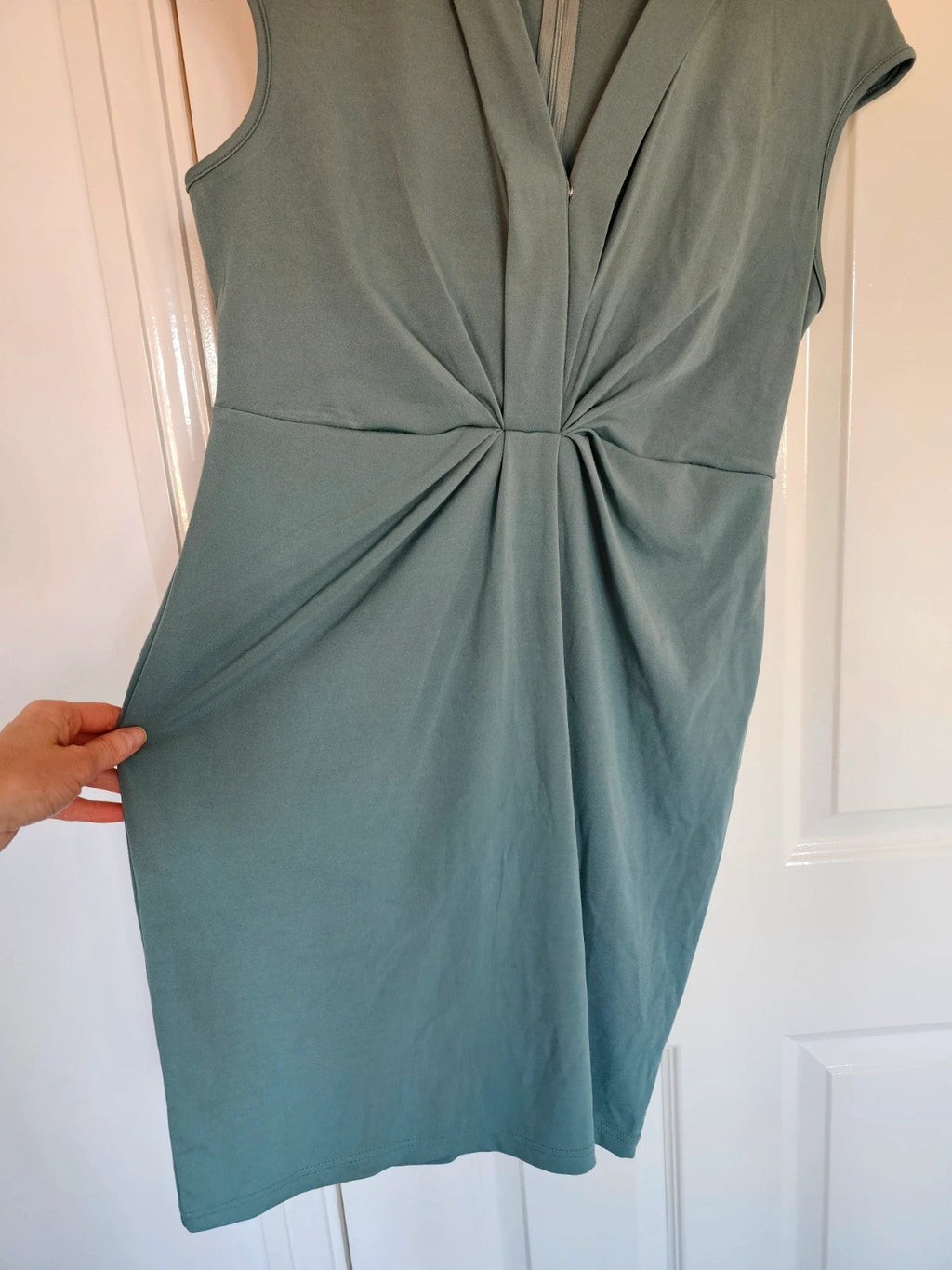 Generic knotted twist detail waist midi dress women V-neck sleeveless knee length  green XL/16