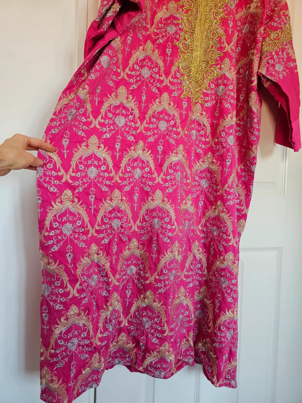 Abou Donia women Dubai African Arabia long kaftan 3/4 sleeve V-neck gold embroidered pink 3XL/18