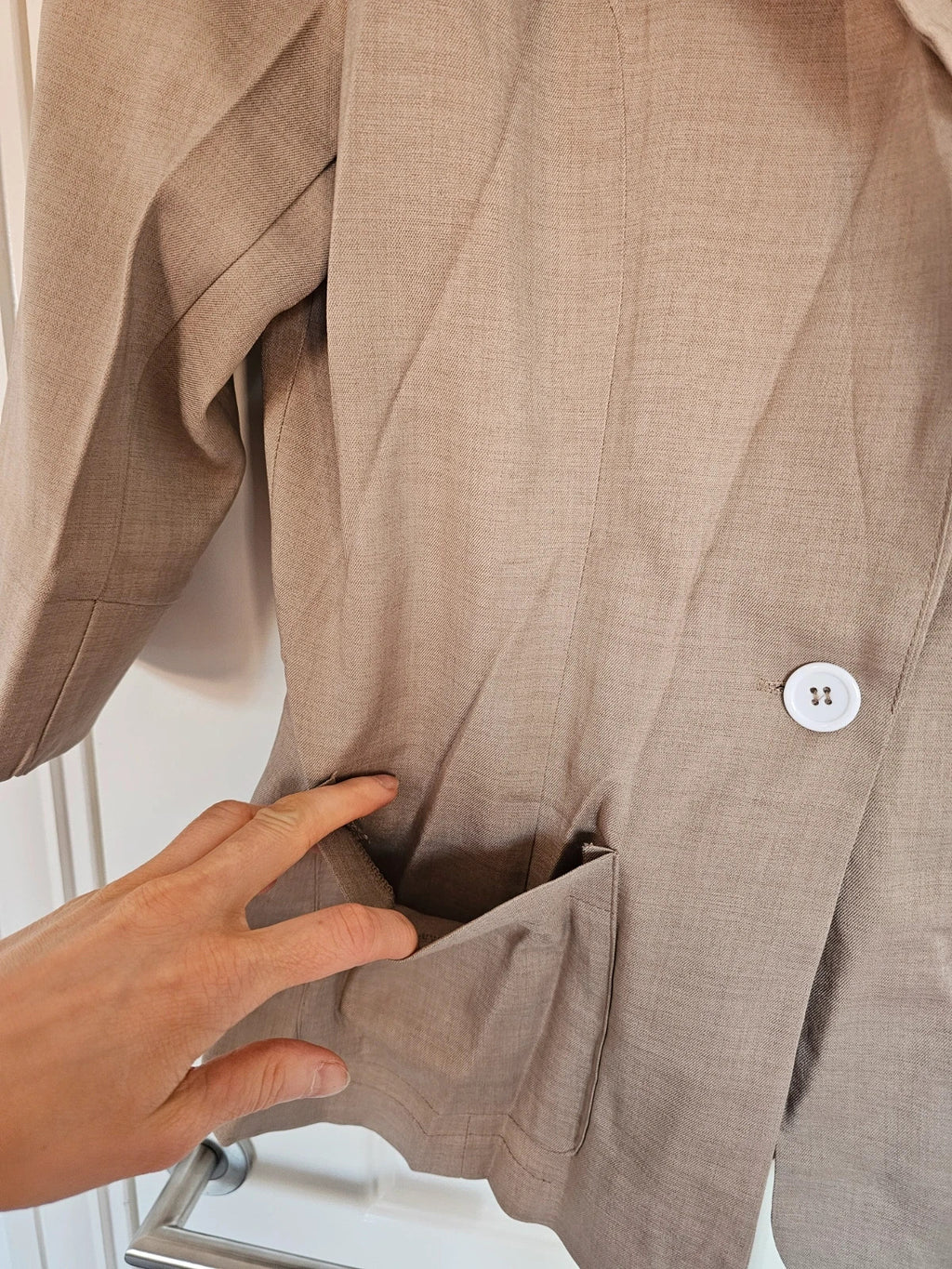 Generic single button blazer 3/4 sleeve women patch pocket notch lapel beige M/10