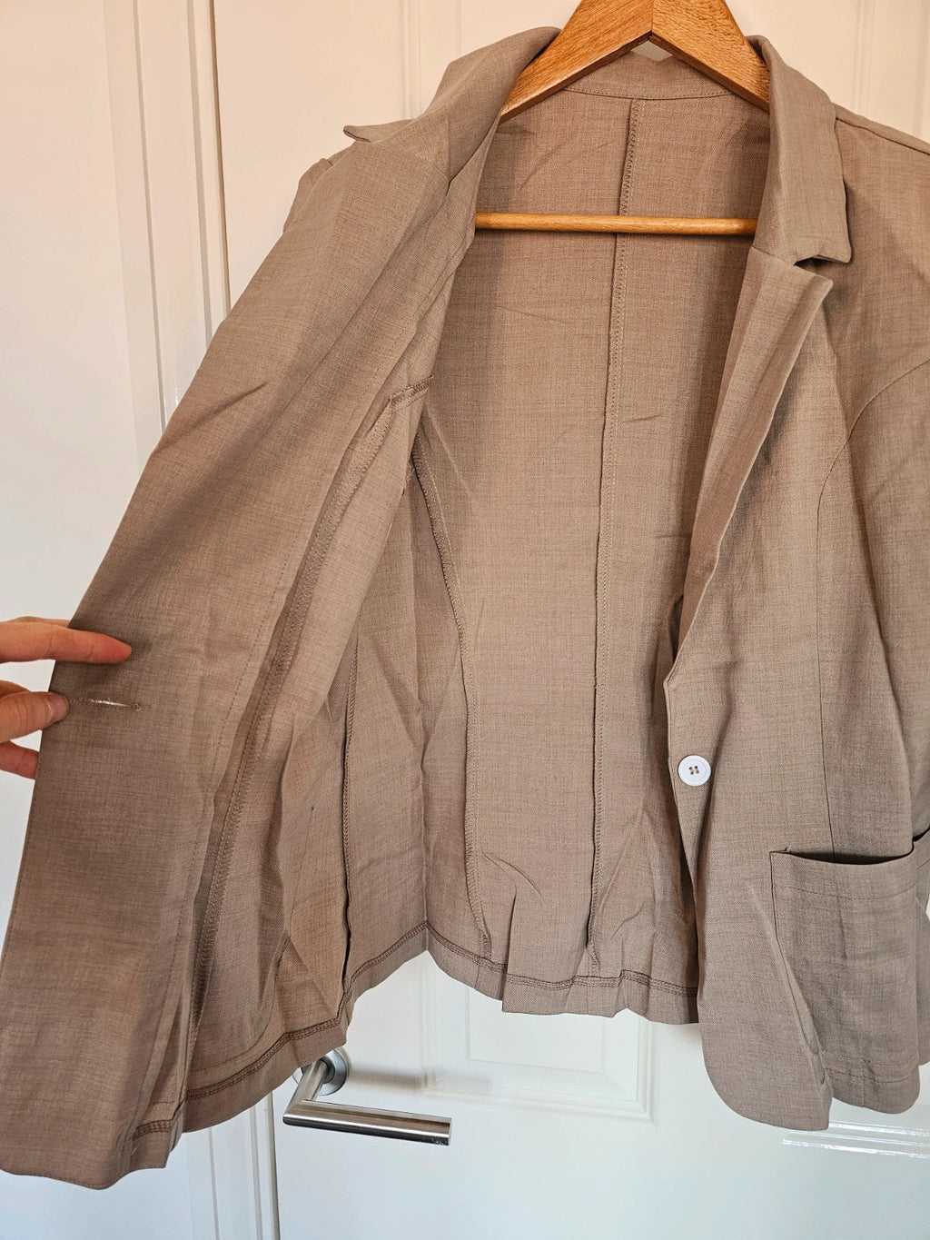 Generic single button blazer 3/4 sleeve women patch pocket notch lapel beige M/10