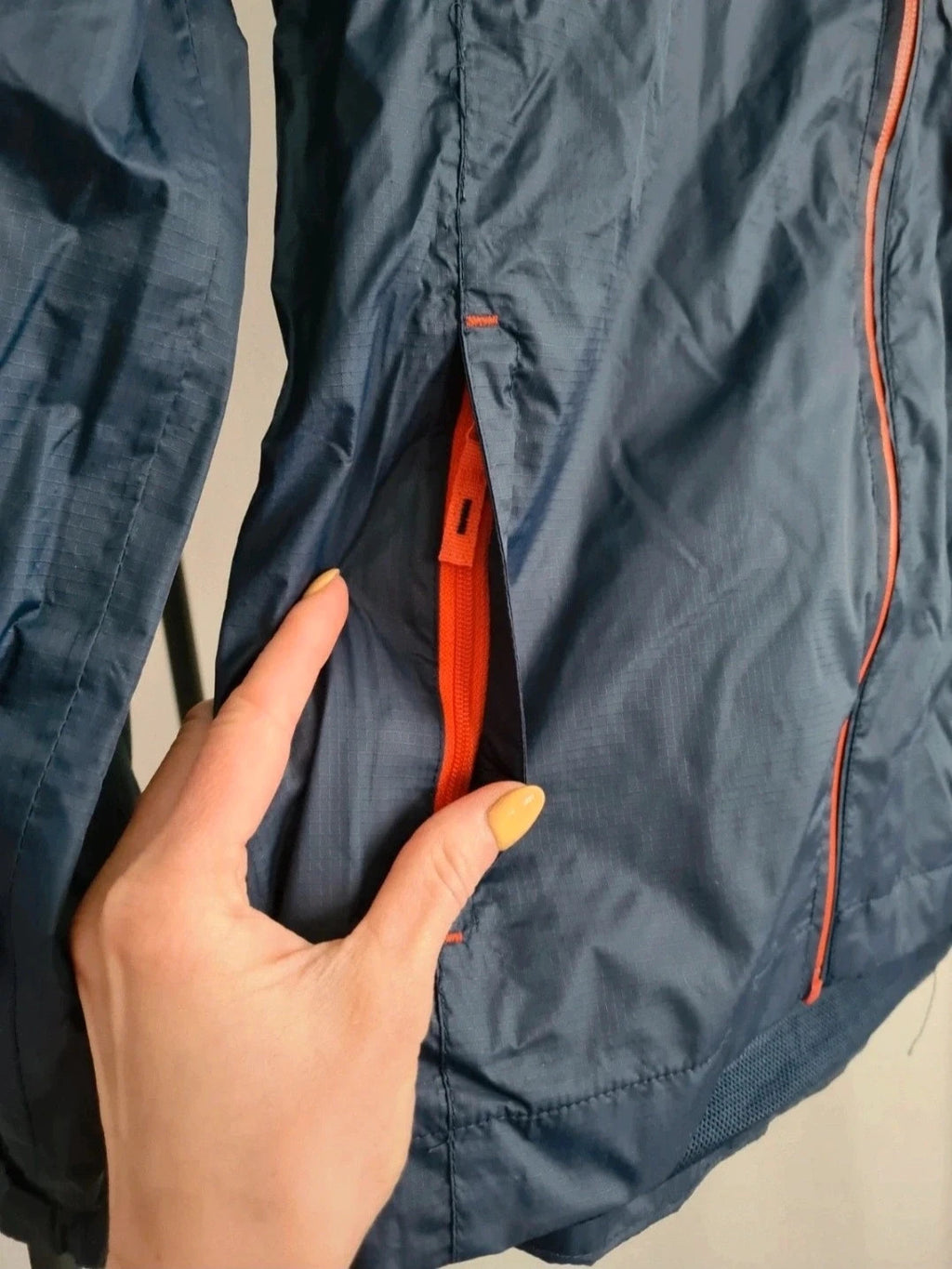 Mountain Warehouse teen 13y torrent kids waterproof lightweight jacket hood dark blue