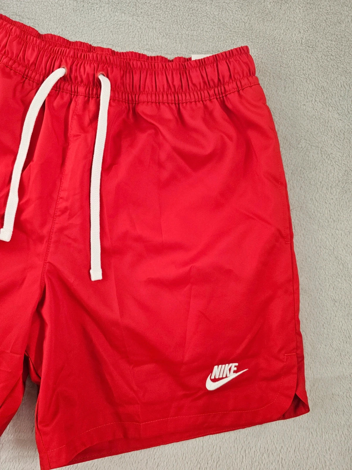Nike men standard fit above knee length shorts elastic waist sportswear casual holiday red S