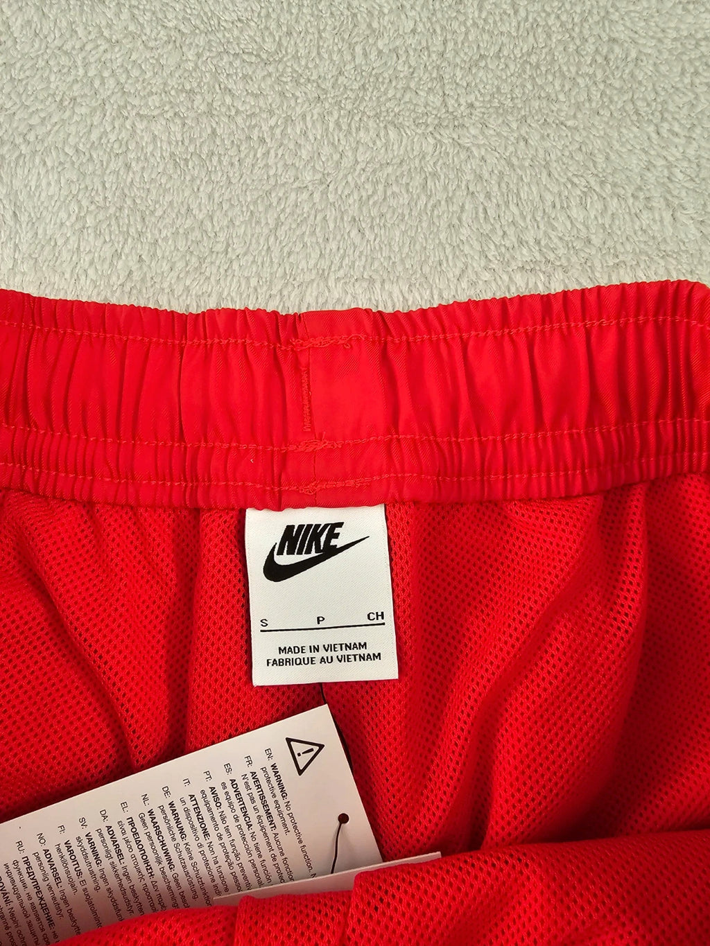 Nike men standard fit above knee length shorts elastic waist sportswear casual holiday red S