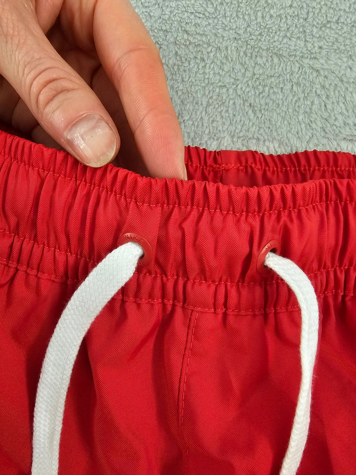 Nike men standard fit above knee length shorts elastic waist sportswear casual holiday red S