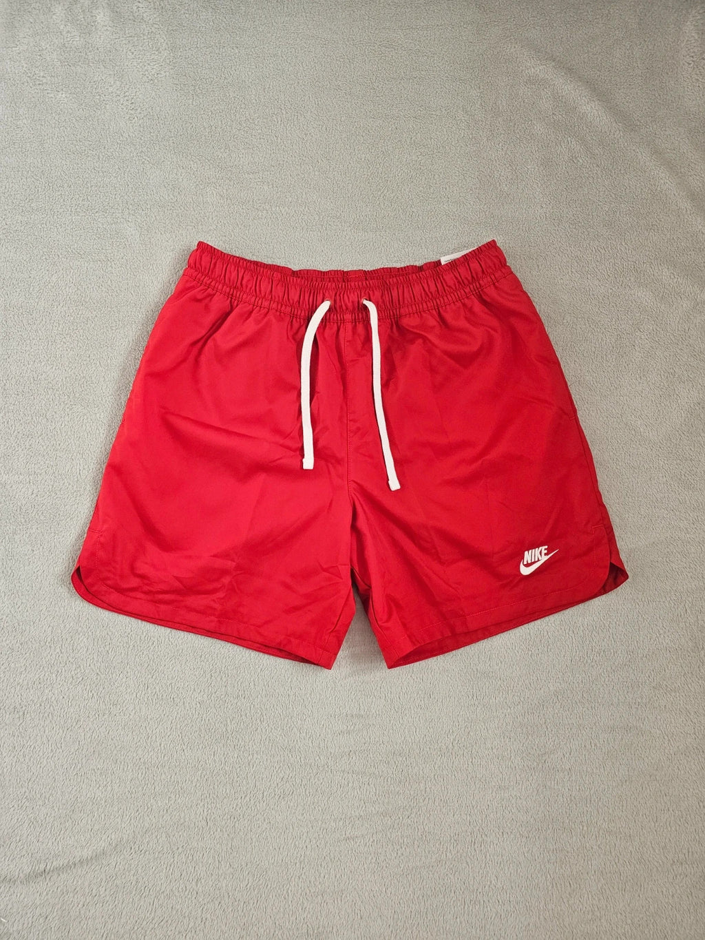 Nike men standard fit above knee length shorts elastic waist sportswear casual holiday red S