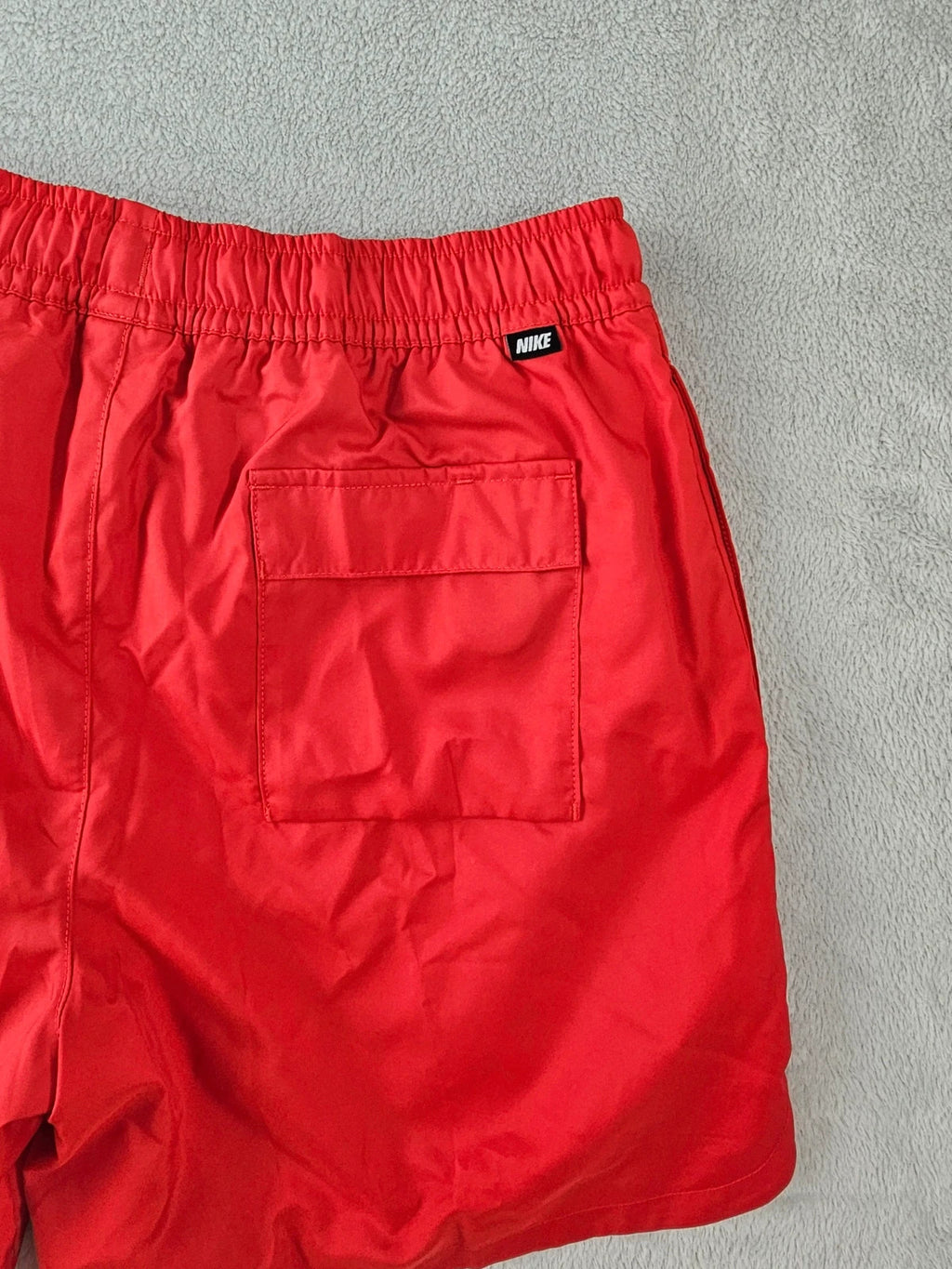 Nike men standard fit above knee length shorts elastic waist sportswear casual holiday red S