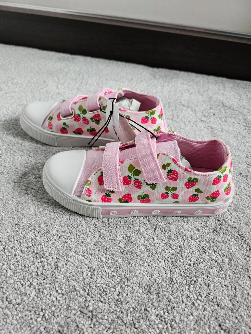 Generic girls light up hook and loop trainers pink strawberry print shoes walking running UK13 EU32