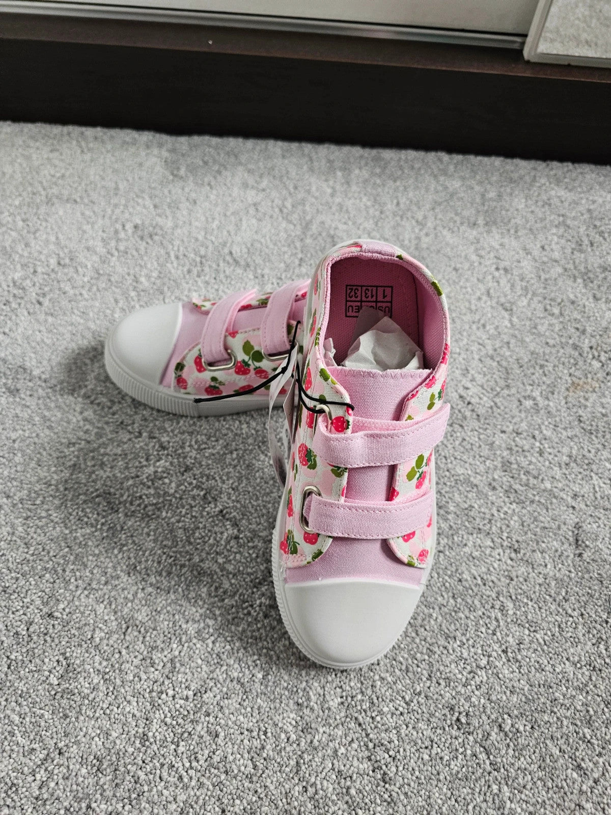 Generic girls light up hook and loop trainers pink strawberry print shoes walking running UK13 EU32