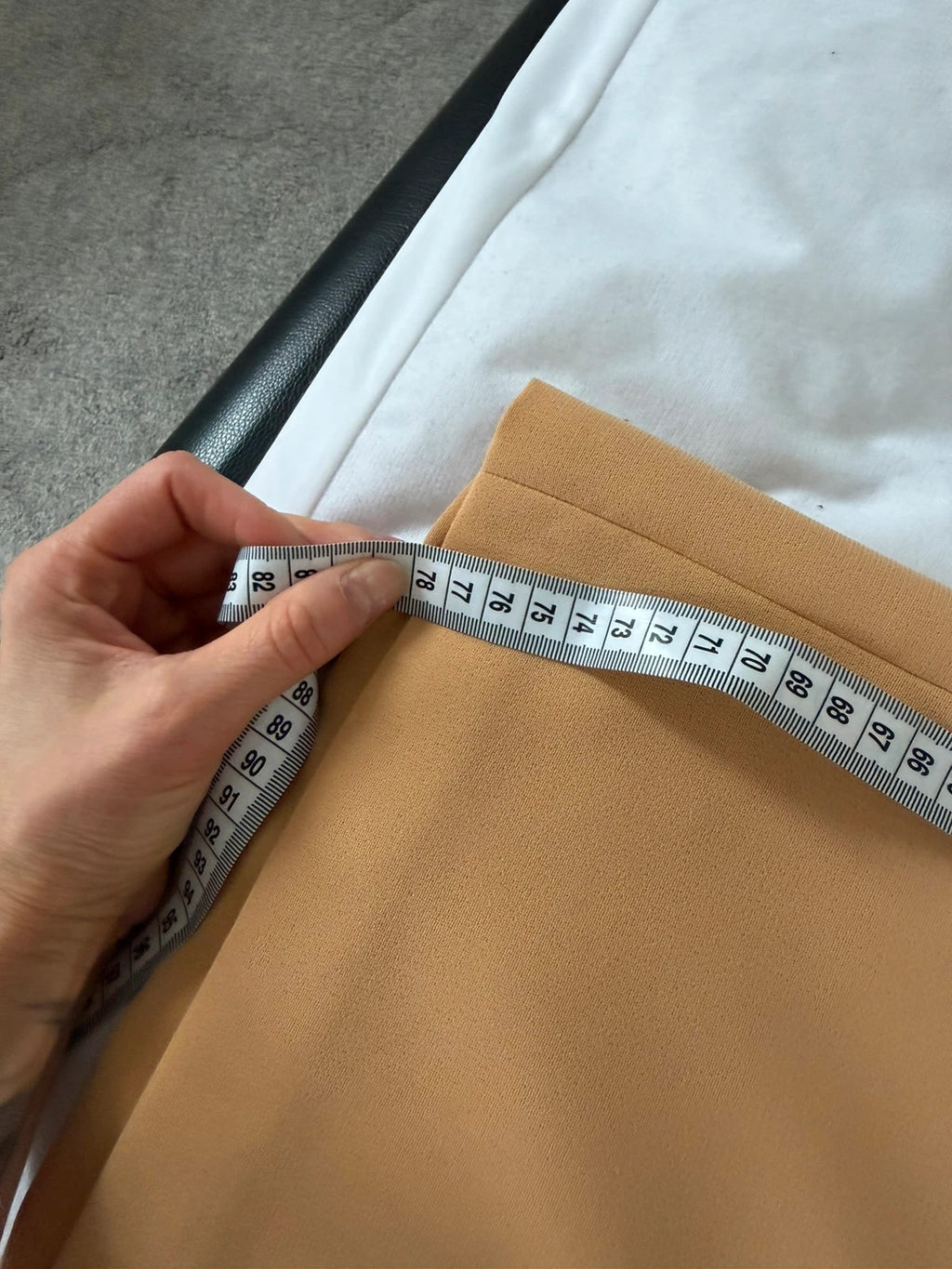Jacques Vert women vintage tailored front-pleat midi skirt mid-rise pencil office canel/brown 2XL/16
