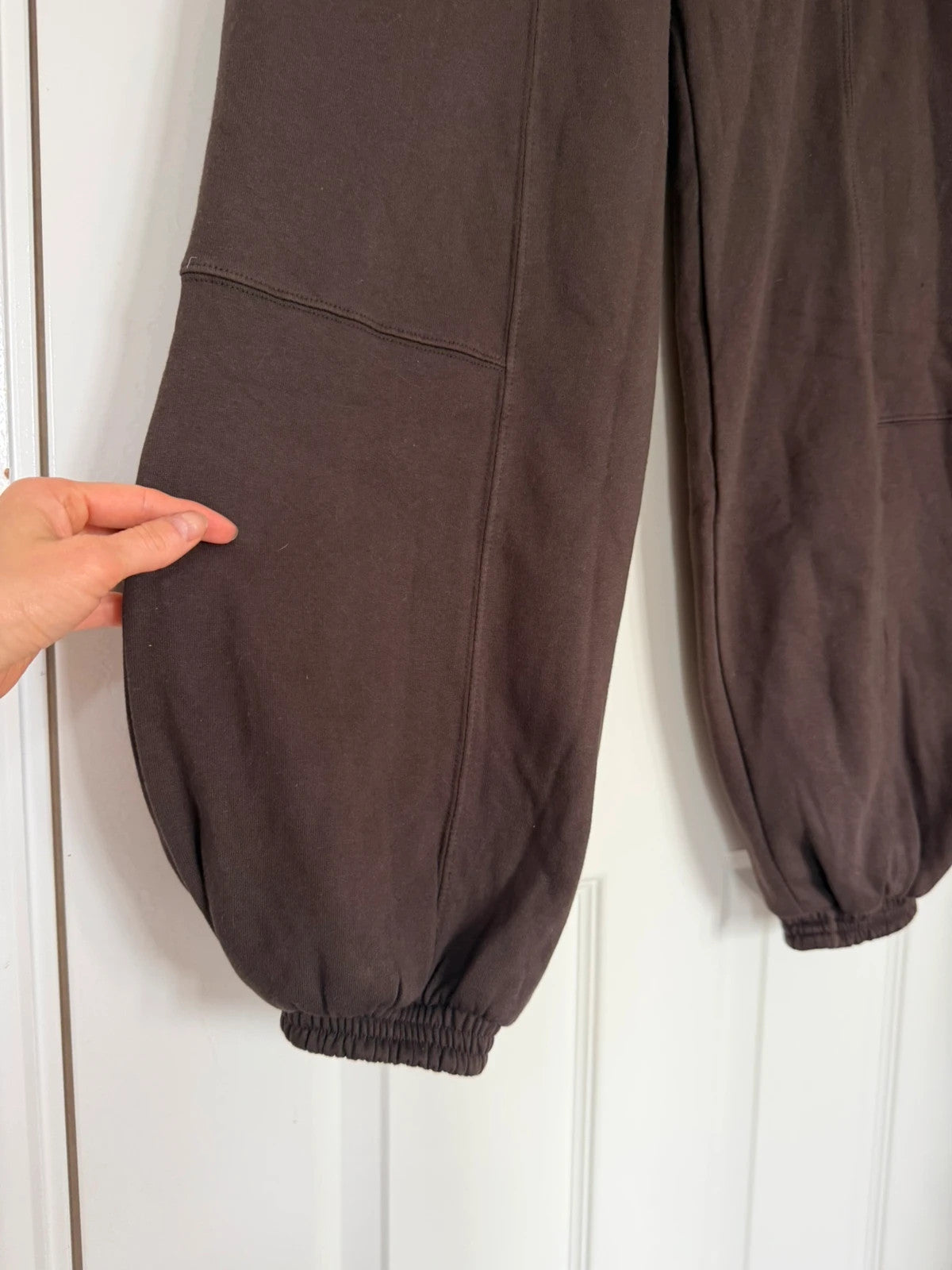 Stradivarius women ballon plush tracksuit bottom casual sport joggers cotton rich dark brown XS/6