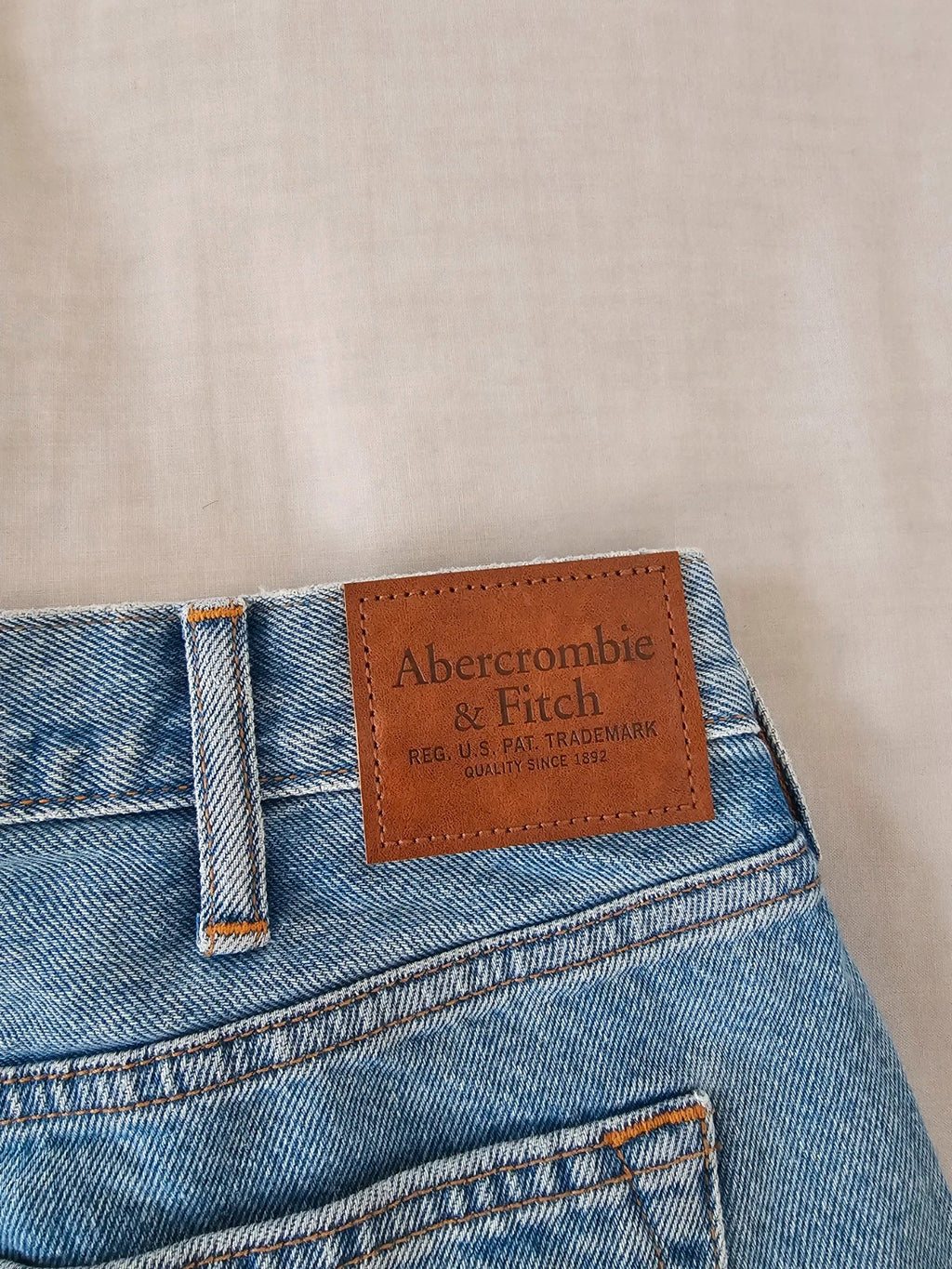 A&F men baggy jeans wide straight leg rigid denim cotton relaxed 90s casual blue XL/W36