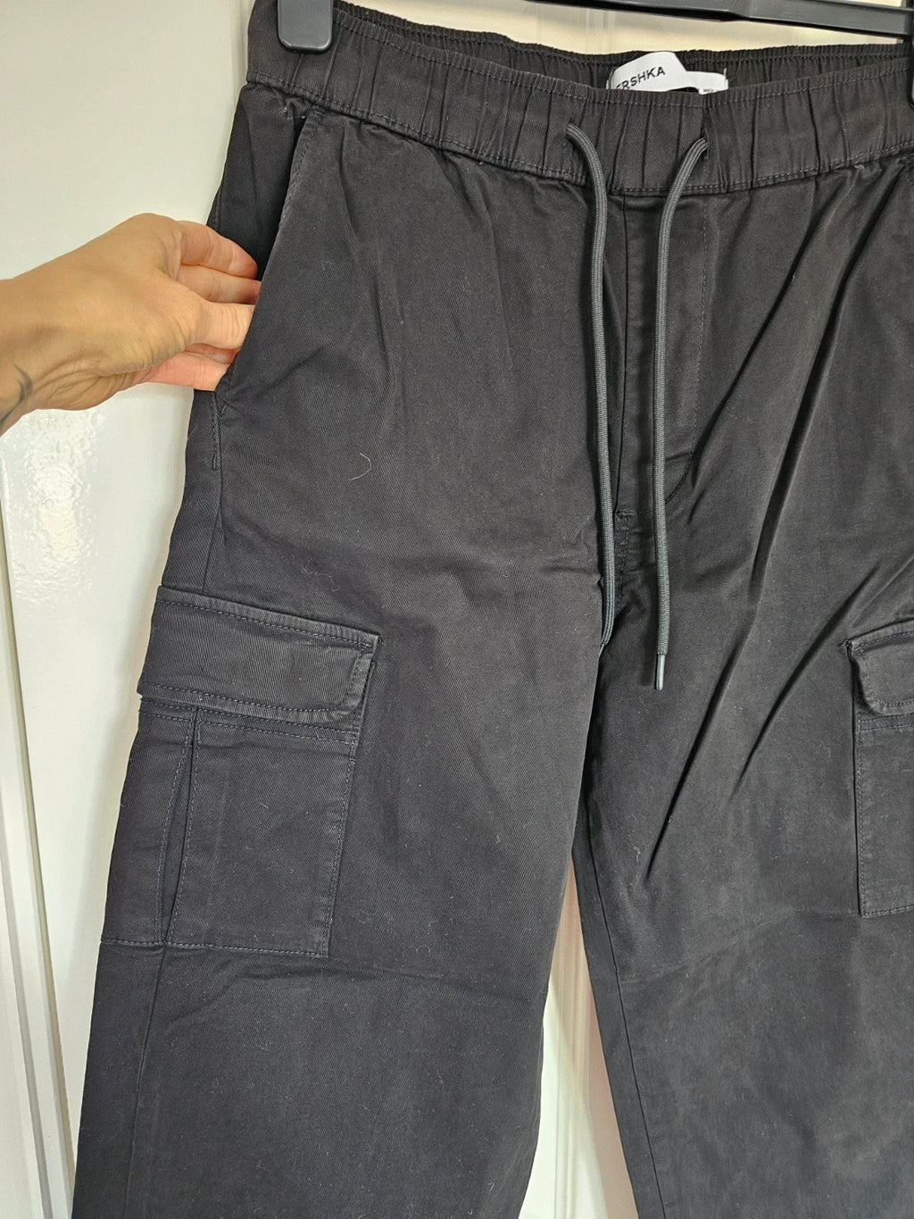 Bershka men slim fit cargo joggers elastic waist drawsting cotton casual trousers pockets black M