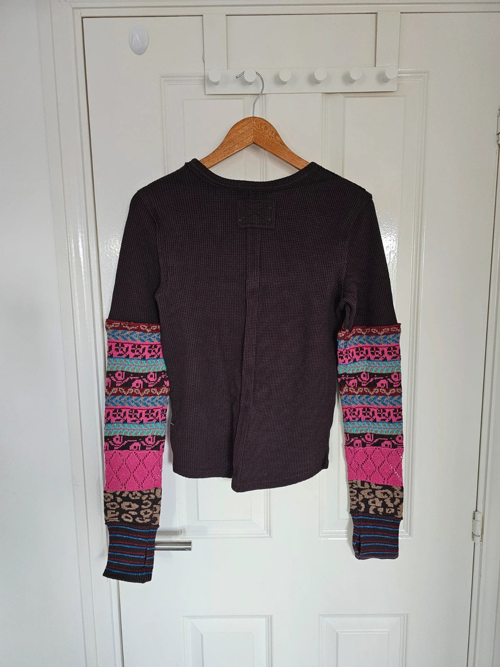 Free people women all in cuff top waffle jersey sweater print cuff thumbhole brown combo cotton M
