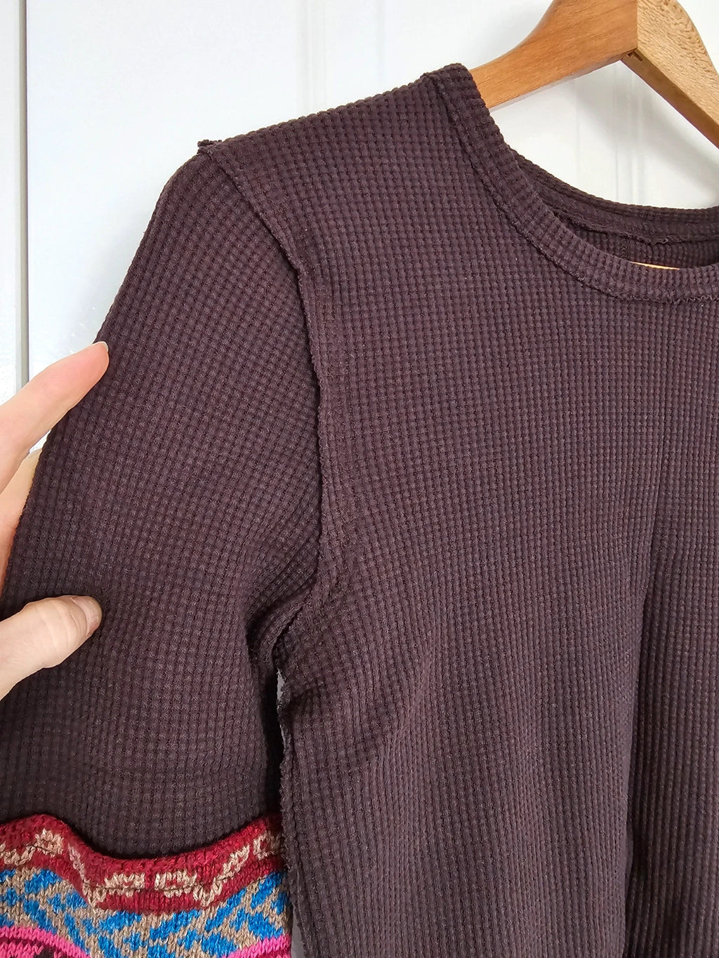 Free people women all in cuff top waffle jersey sweater print cuff thumbhole brown combo cotton M