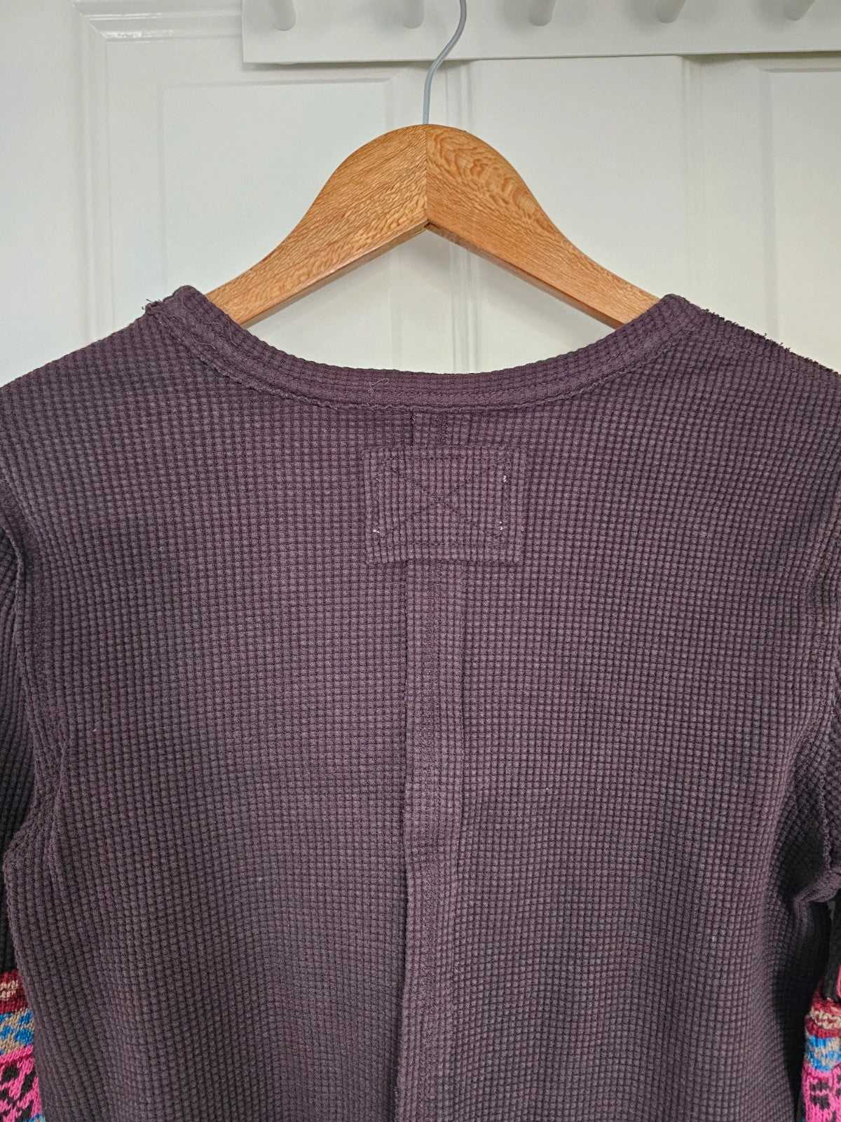 Free people women all in cuff top waffle jersey sweater print cuff thumbhole brown combo cotton M