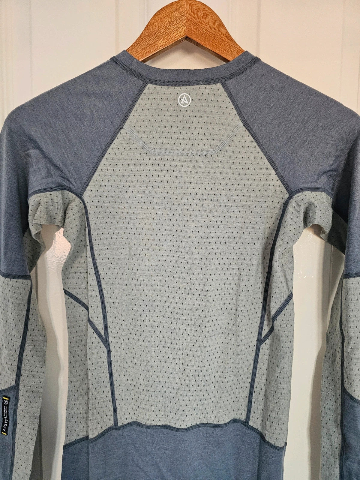 Artilect women darhorse 185 zoned crew neck long sleeve top merino base layer storm blue/slate XS/6