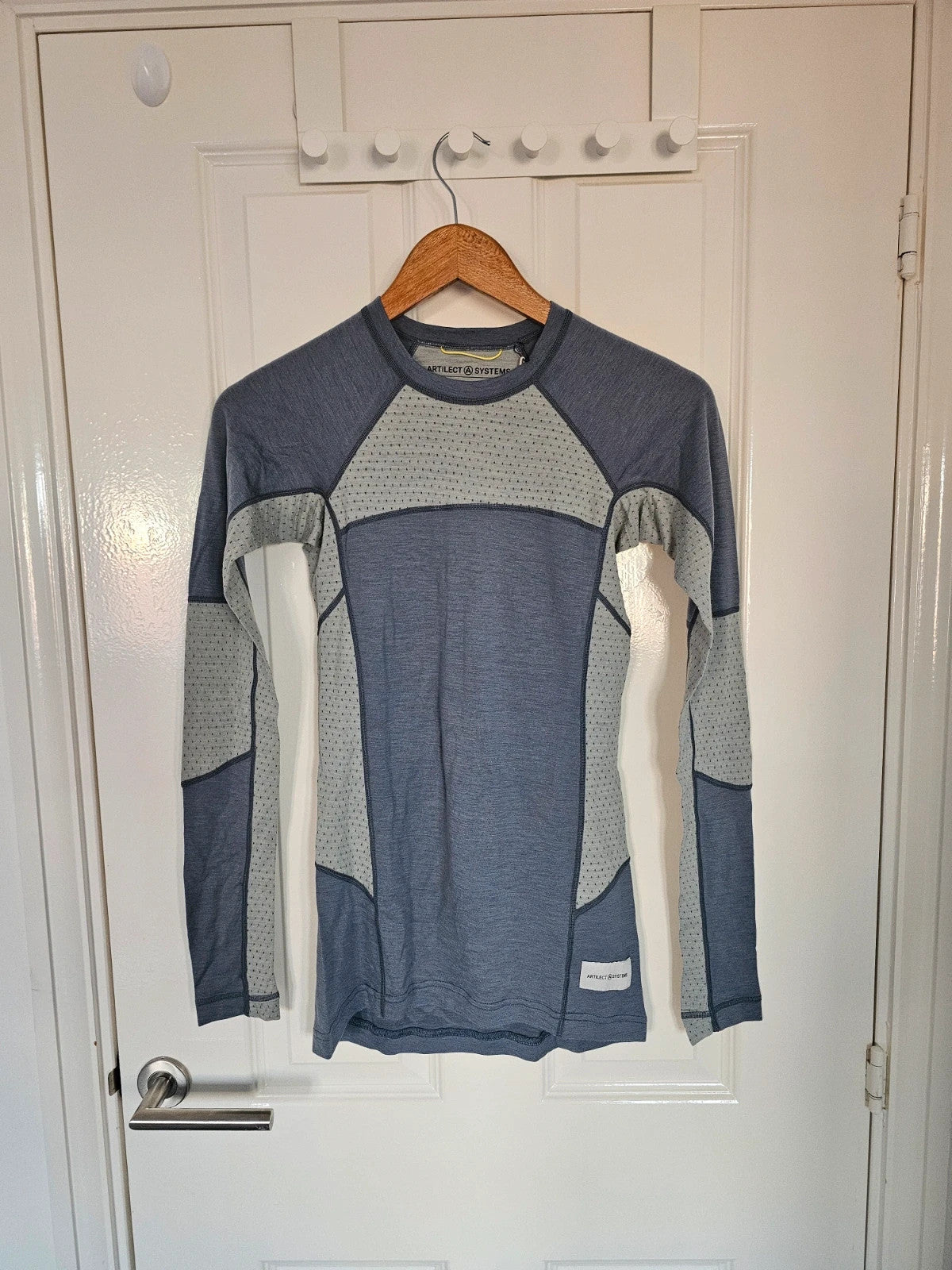 Artilect women darhorse 185 zoned crew neck long sleeve top merino base layer storm blue/slate XS/6