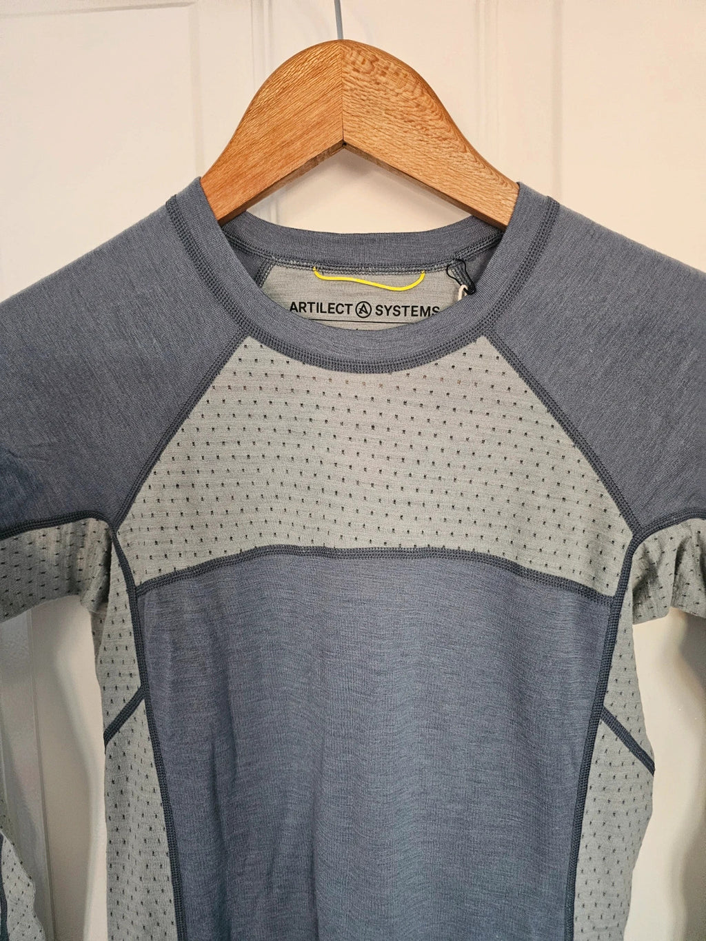 Artilect women darhorse 185 zoned crew neck long sleeve top merino base layer storm blue/slate XS/6