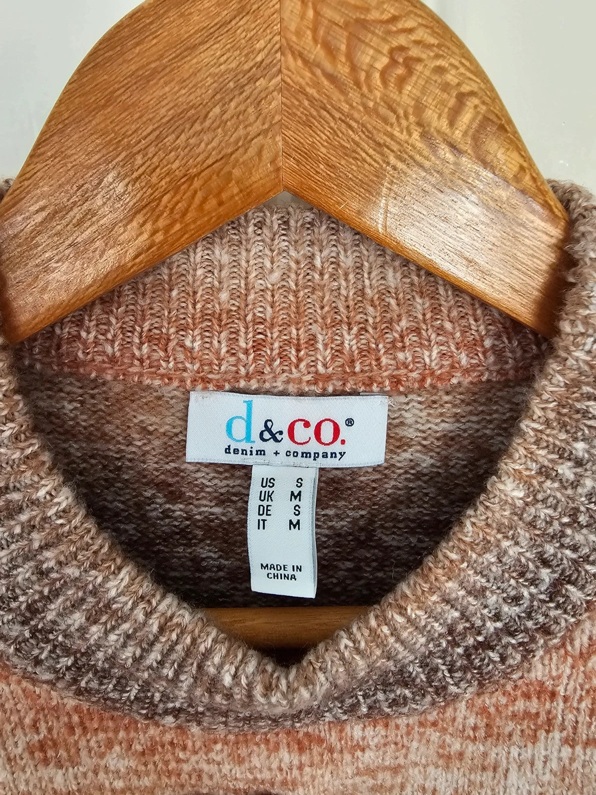 D&Co. chunky knit rust brown jumper mock neck tonal stripes soft material