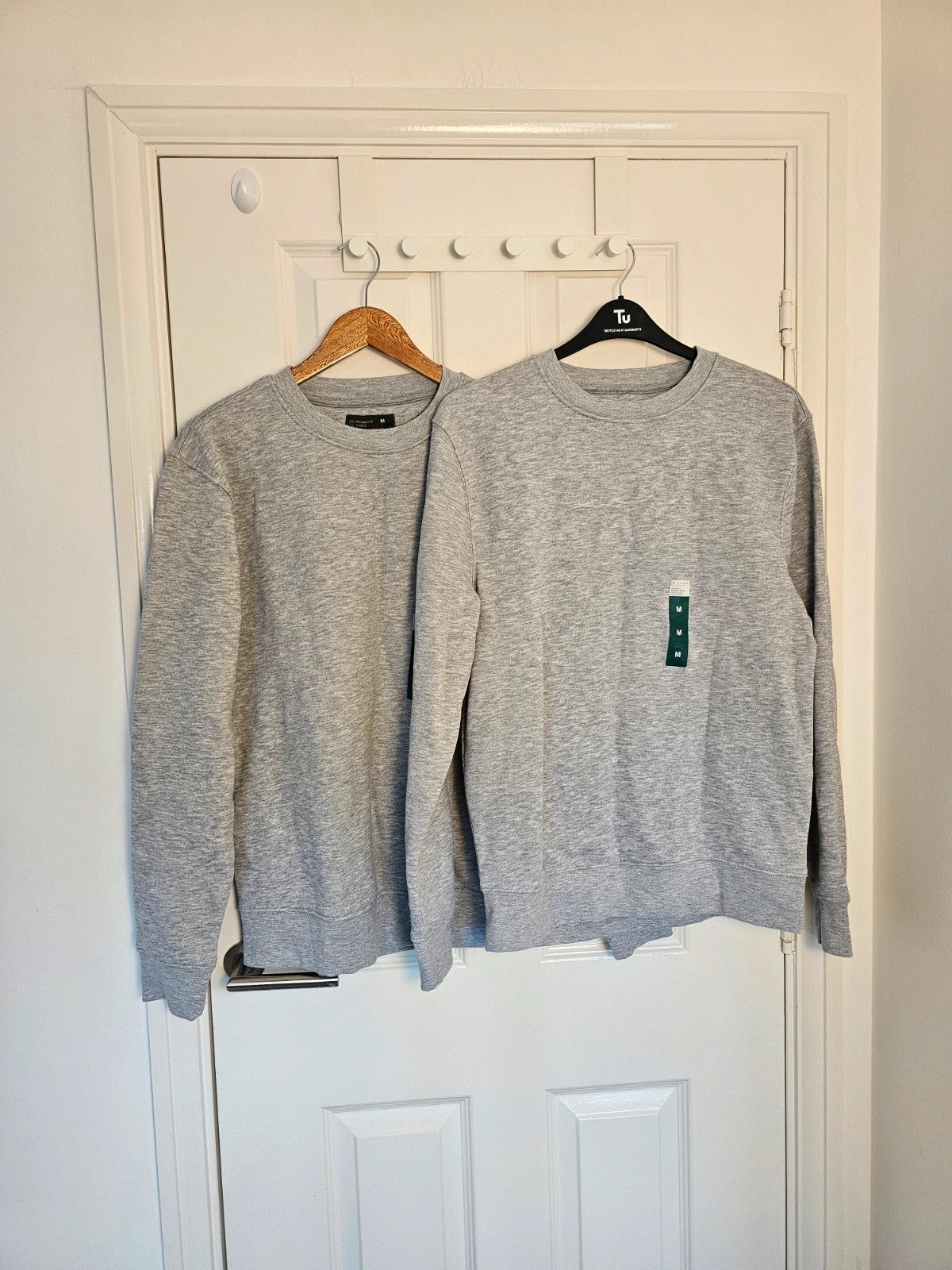 Primark grey crew neck jumper, soft cotton mix, casual activewear style.