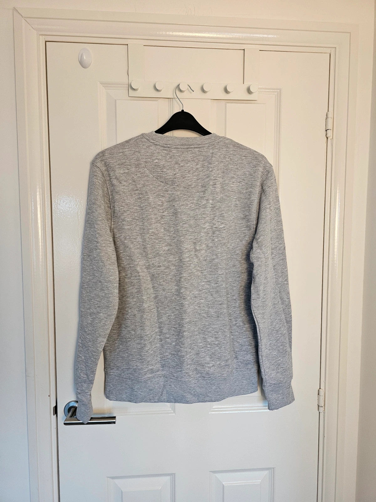 Primark grey crew neck jumper, soft cotton mix, casual activewear style.
