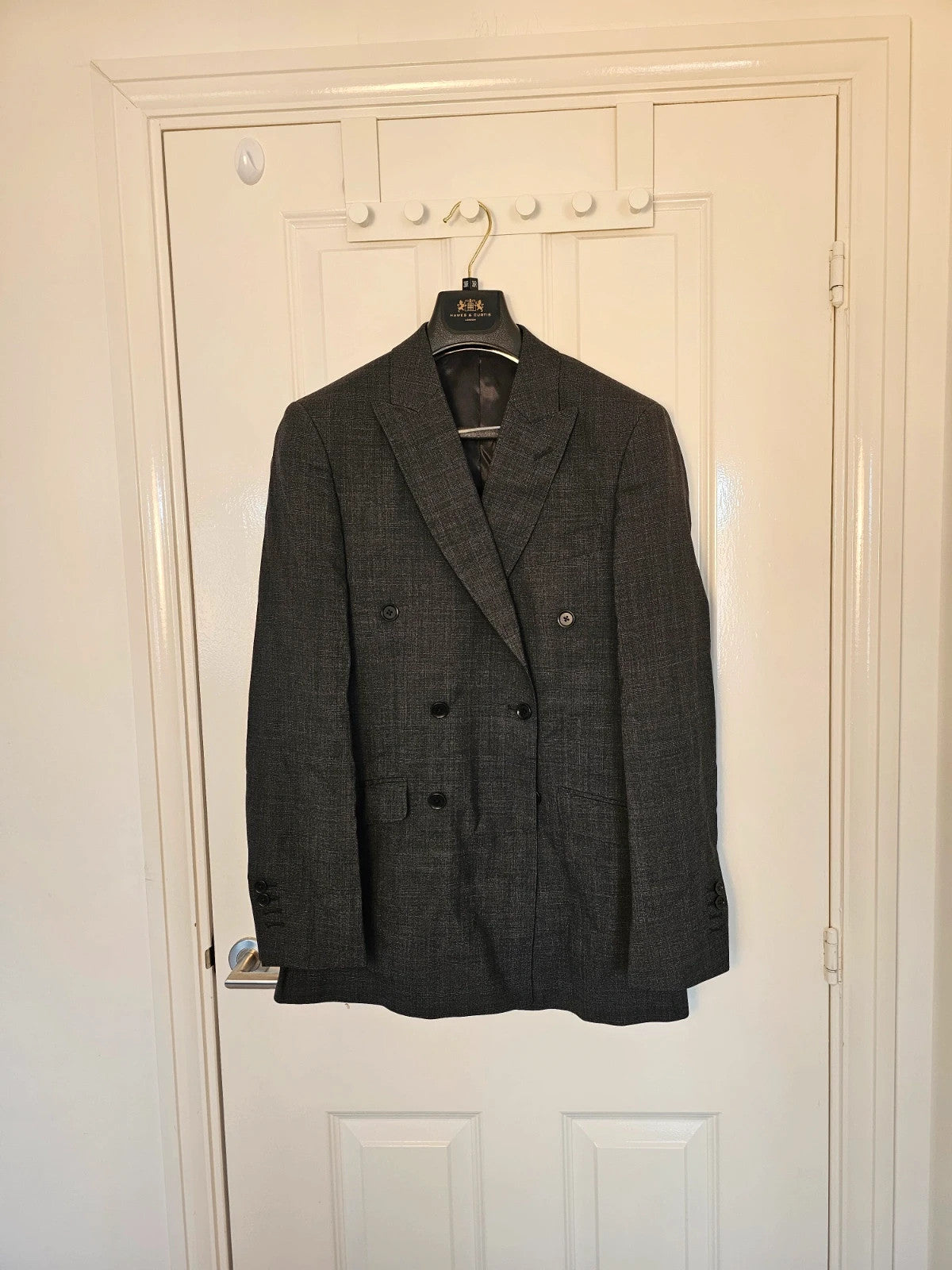 Hawes & Curtis grey blazer jacket peak lapel tonal POW check slim fit wool.