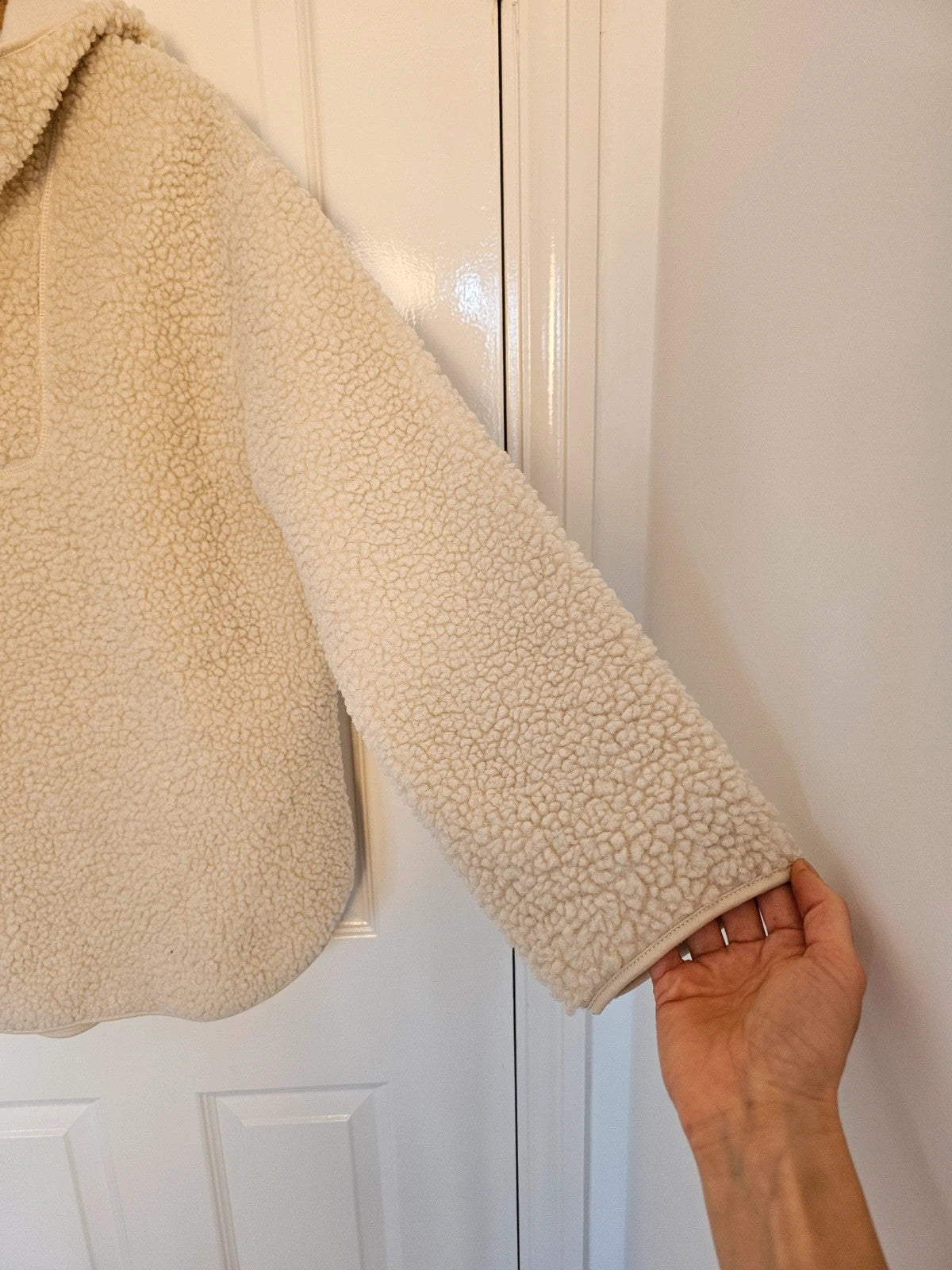 H&M cream oversized fleece teddy jacket with drop shoulder and 1/4 zip detail.